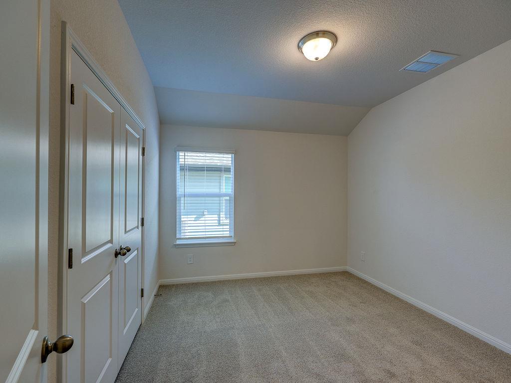 112 Holmby Dr, Hutto, TX 78634