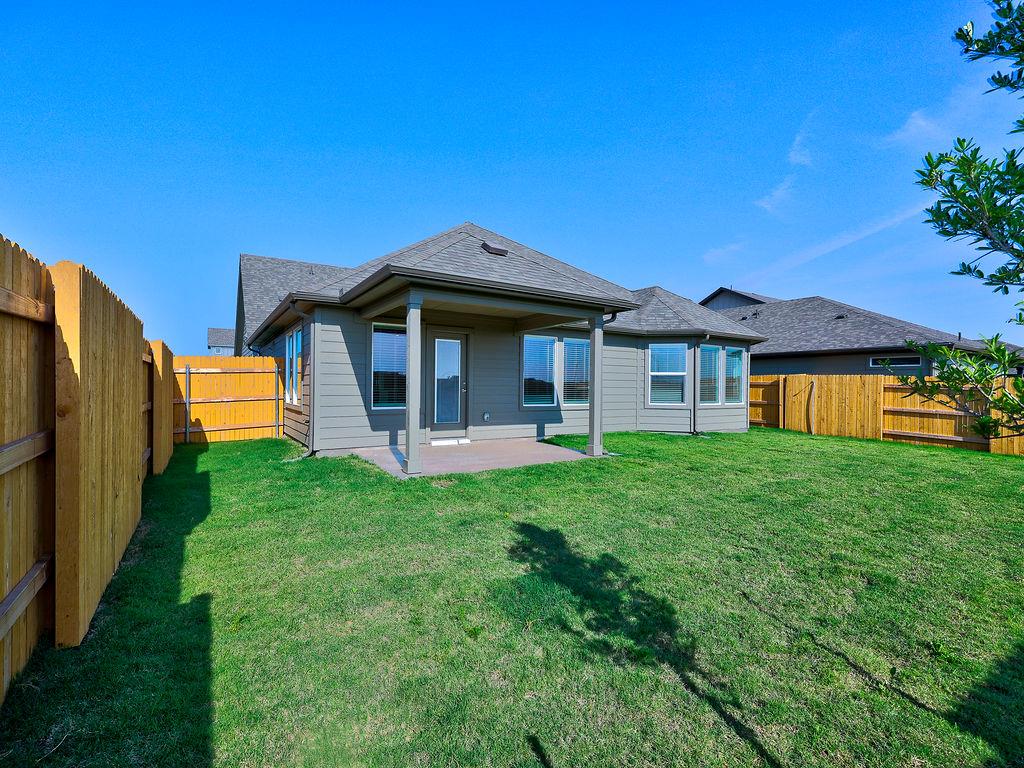 112 Holmby Dr, Hutto, TX 78634