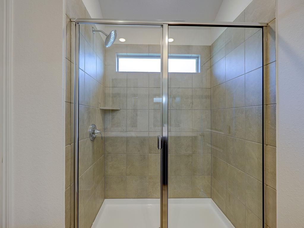 112 Holmby Dr, Hutto, TX 78634