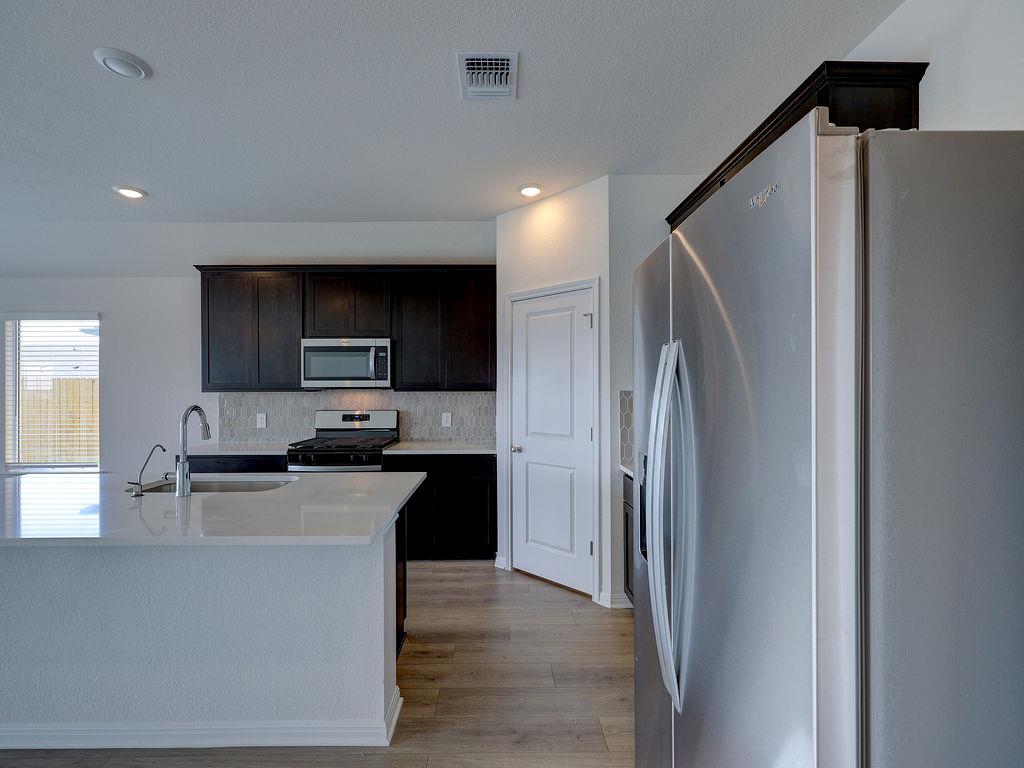 112 Holmby Dr, Hutto, TX 78634