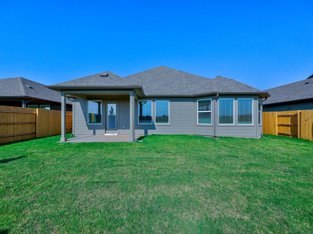 112 Holmby Dr, Hutto, TX 78634