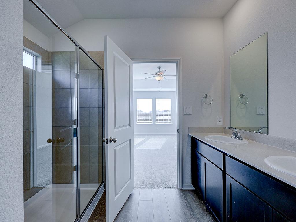 112 Holmby Dr, Hutto, TX 78634