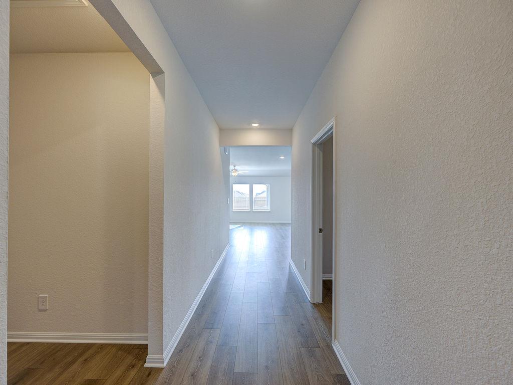 112 Holmby Dr, Hutto, TX 78634