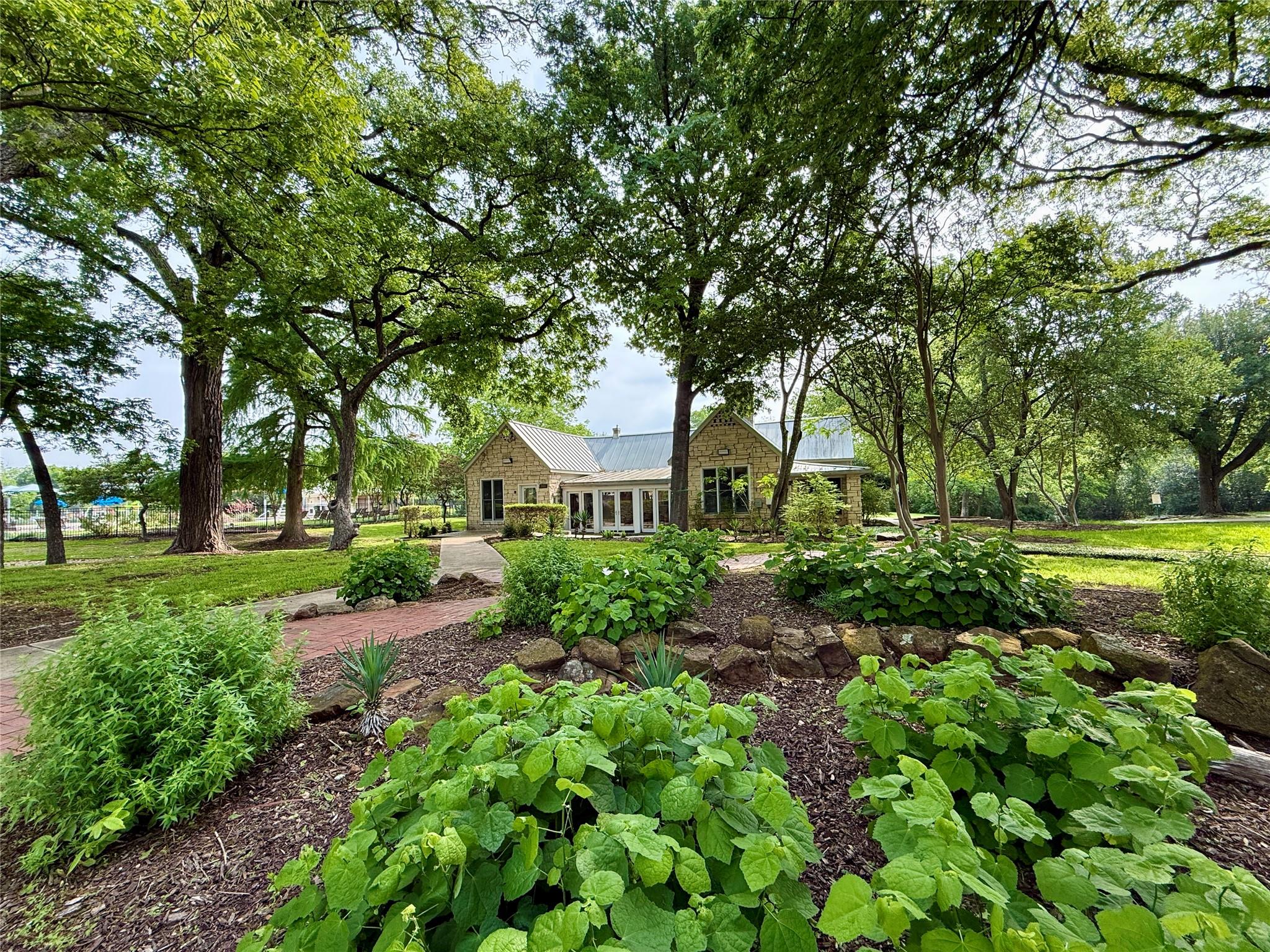 2511 Claudia Dr, Leander, TX 78641