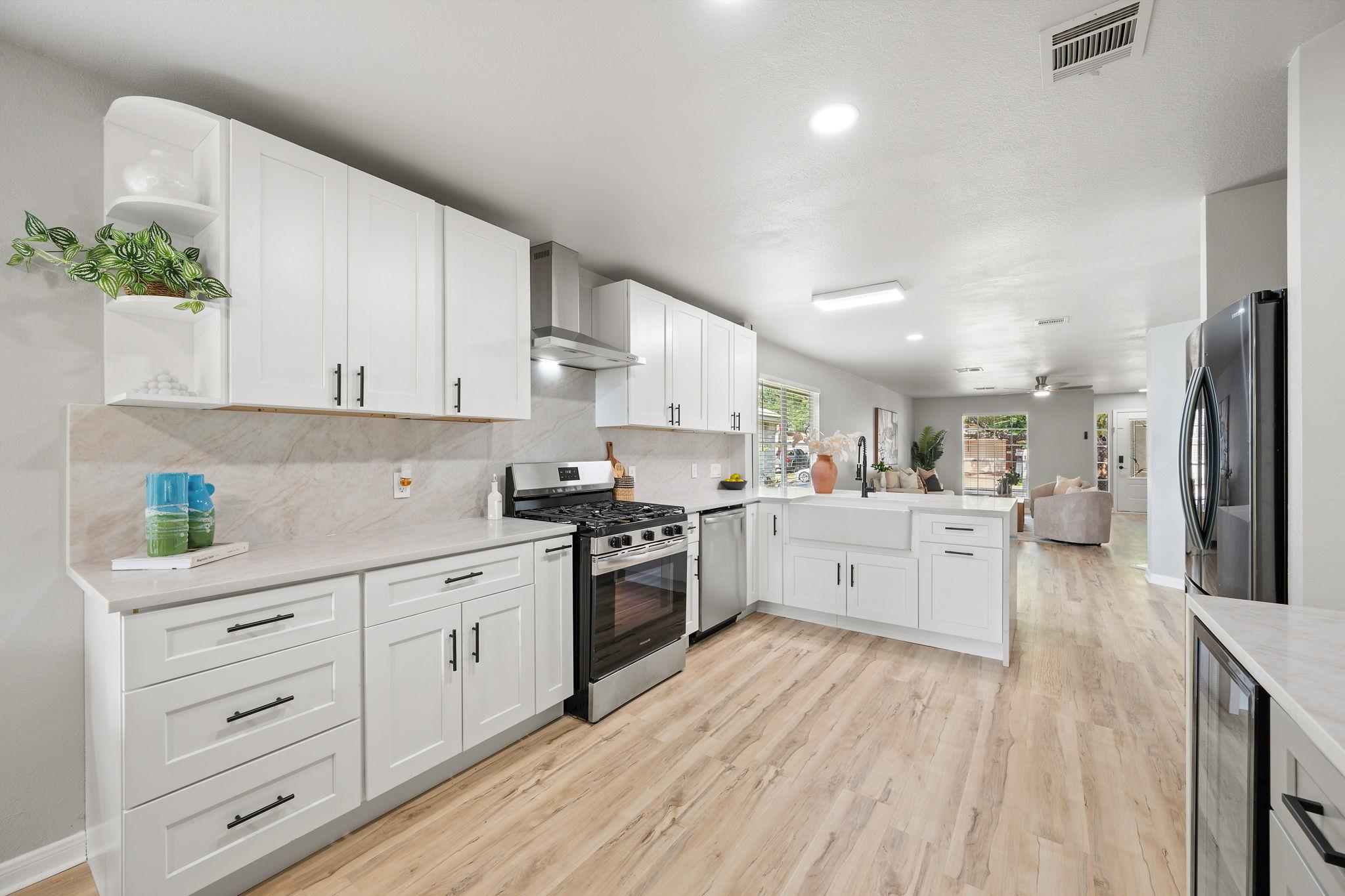 2511 Claudia Dr, Leander, TX 78641