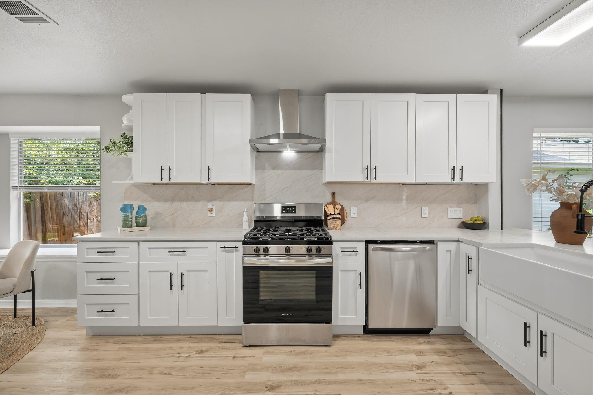 2511 Claudia Dr, Leander, TX 78641