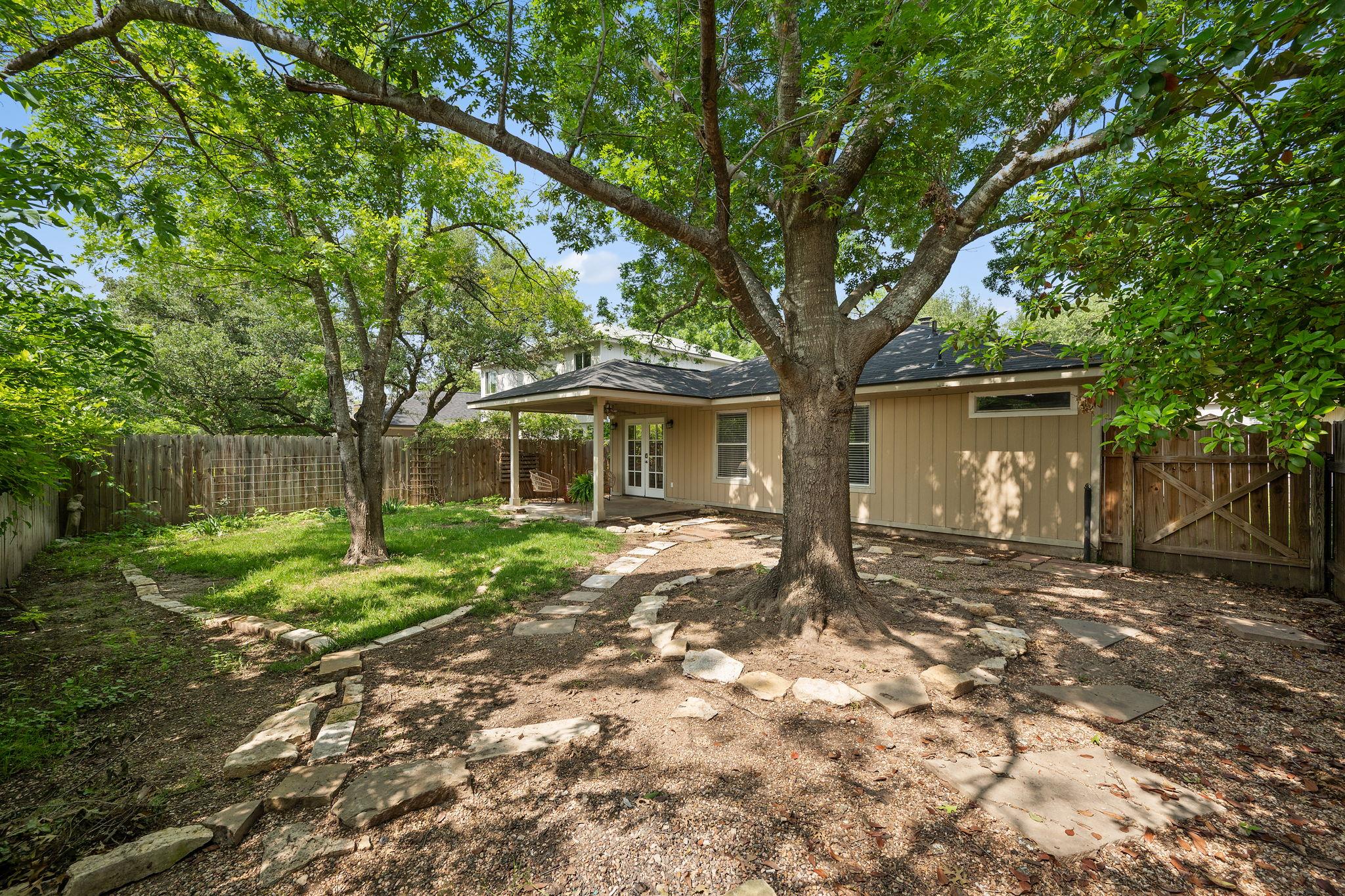2511 Claudia Dr, Leander, TX 78641