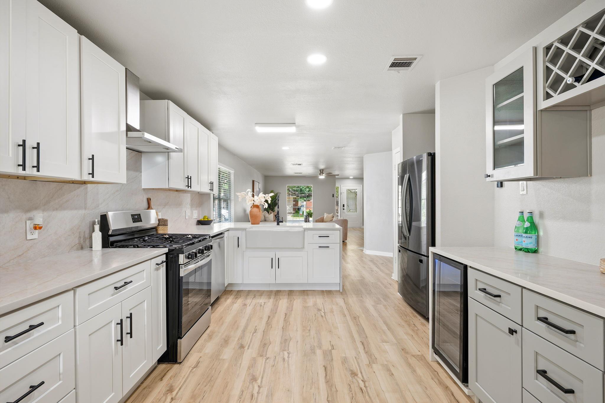 2511 Claudia Dr, Leander, TX 78641