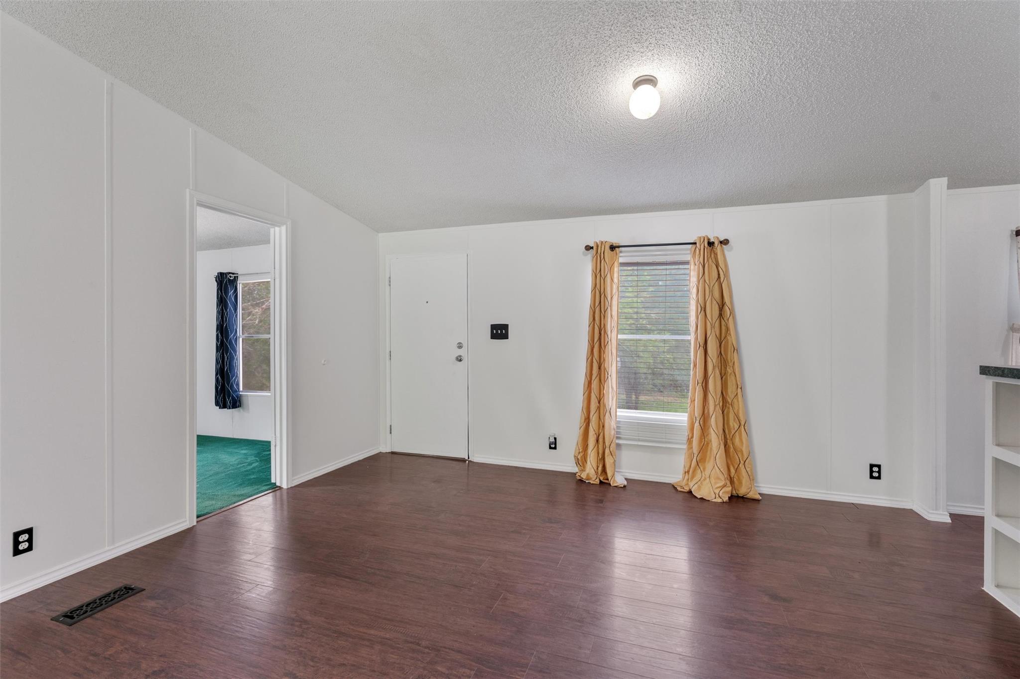 22515 Deidra Dr, Elgin, TX 78621