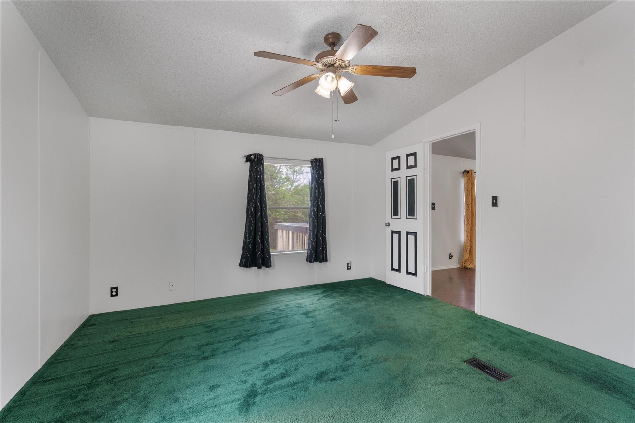 22515 Deidra Dr, Elgin, TX 78621