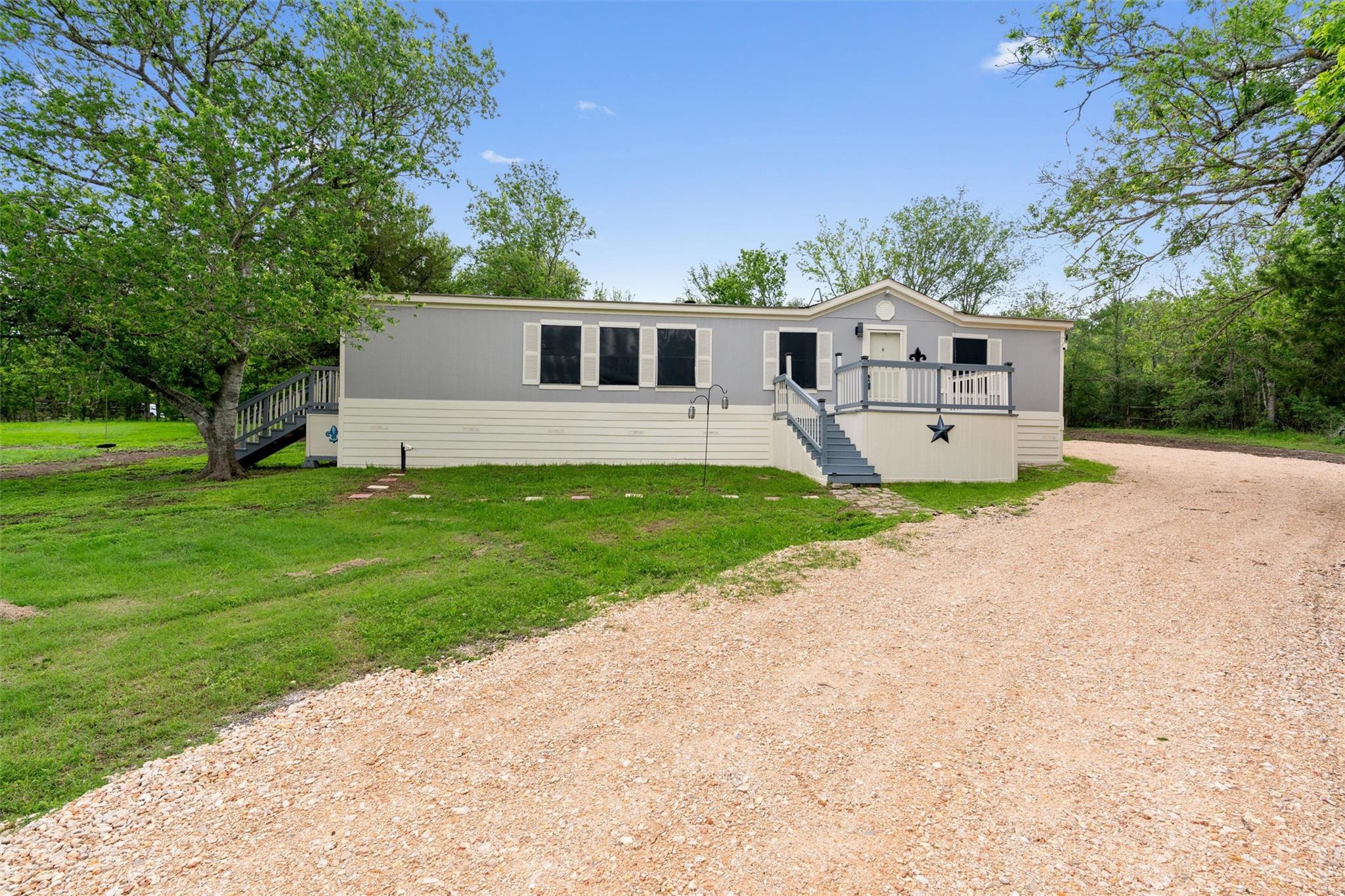 22515 Deidra Dr, Elgin, TX 78621