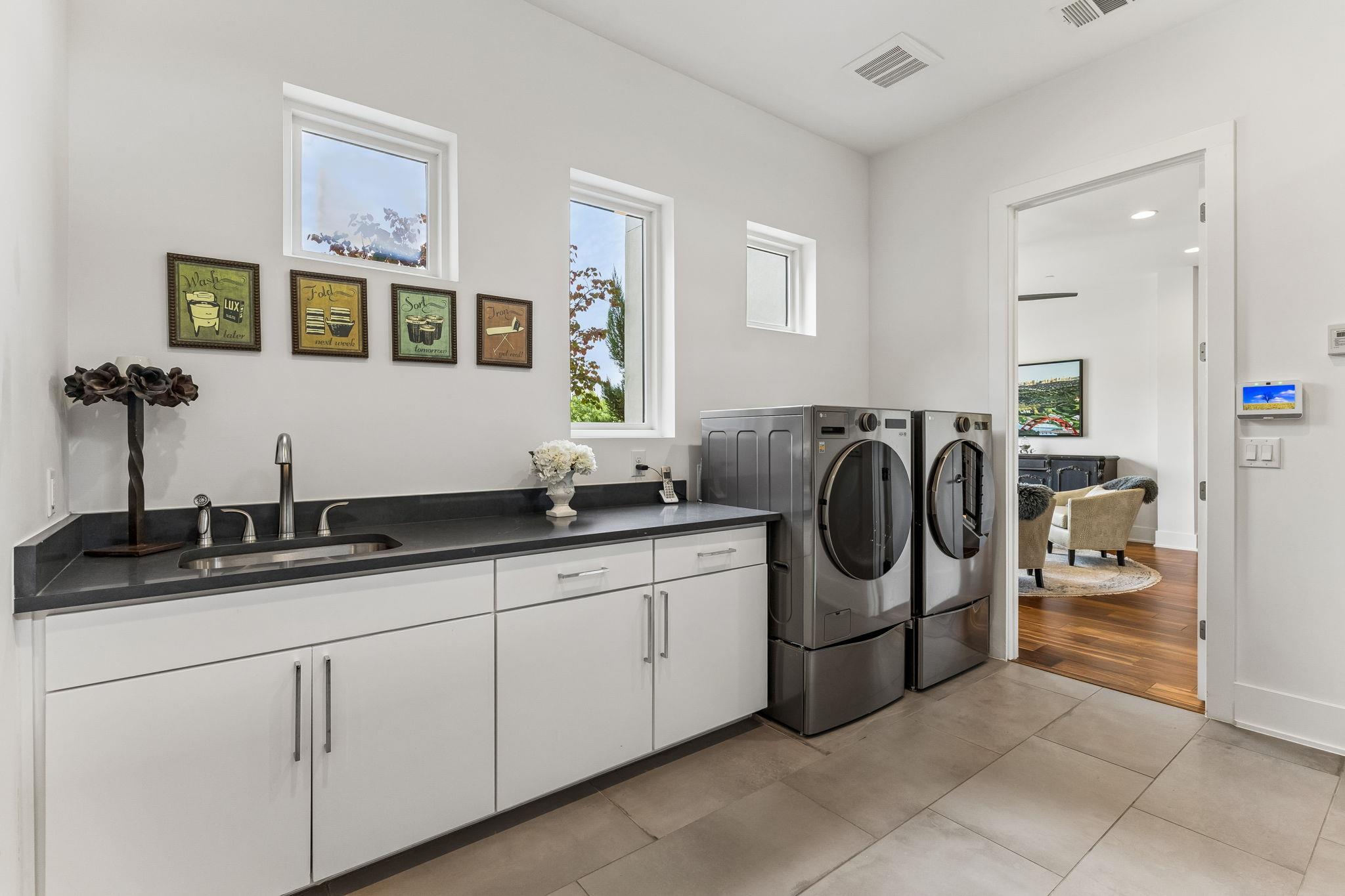 908 Cypress Grove Dr, Austin, TX 78732