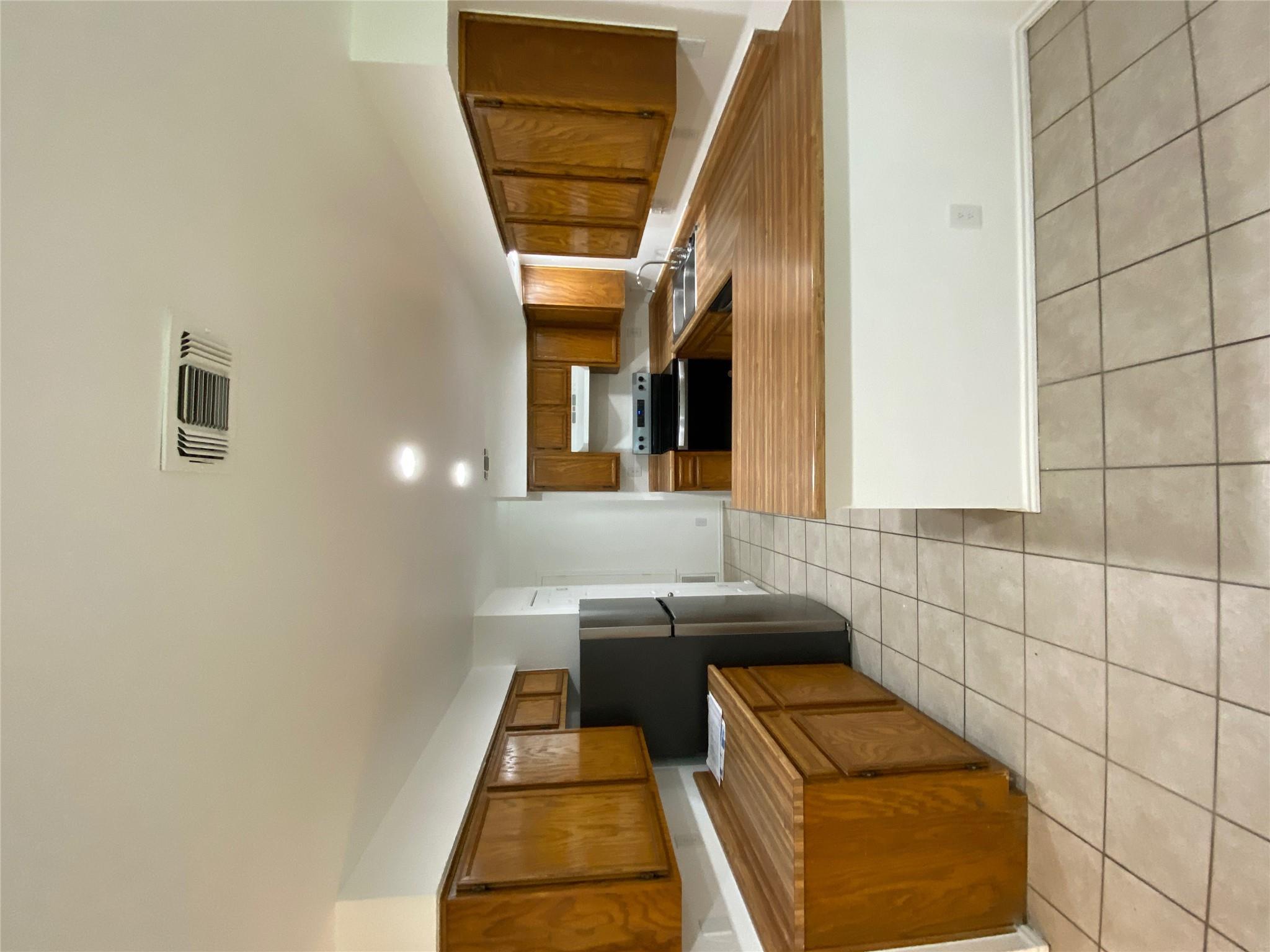 1304-B Conway Dr, San Marcos, TX 78666