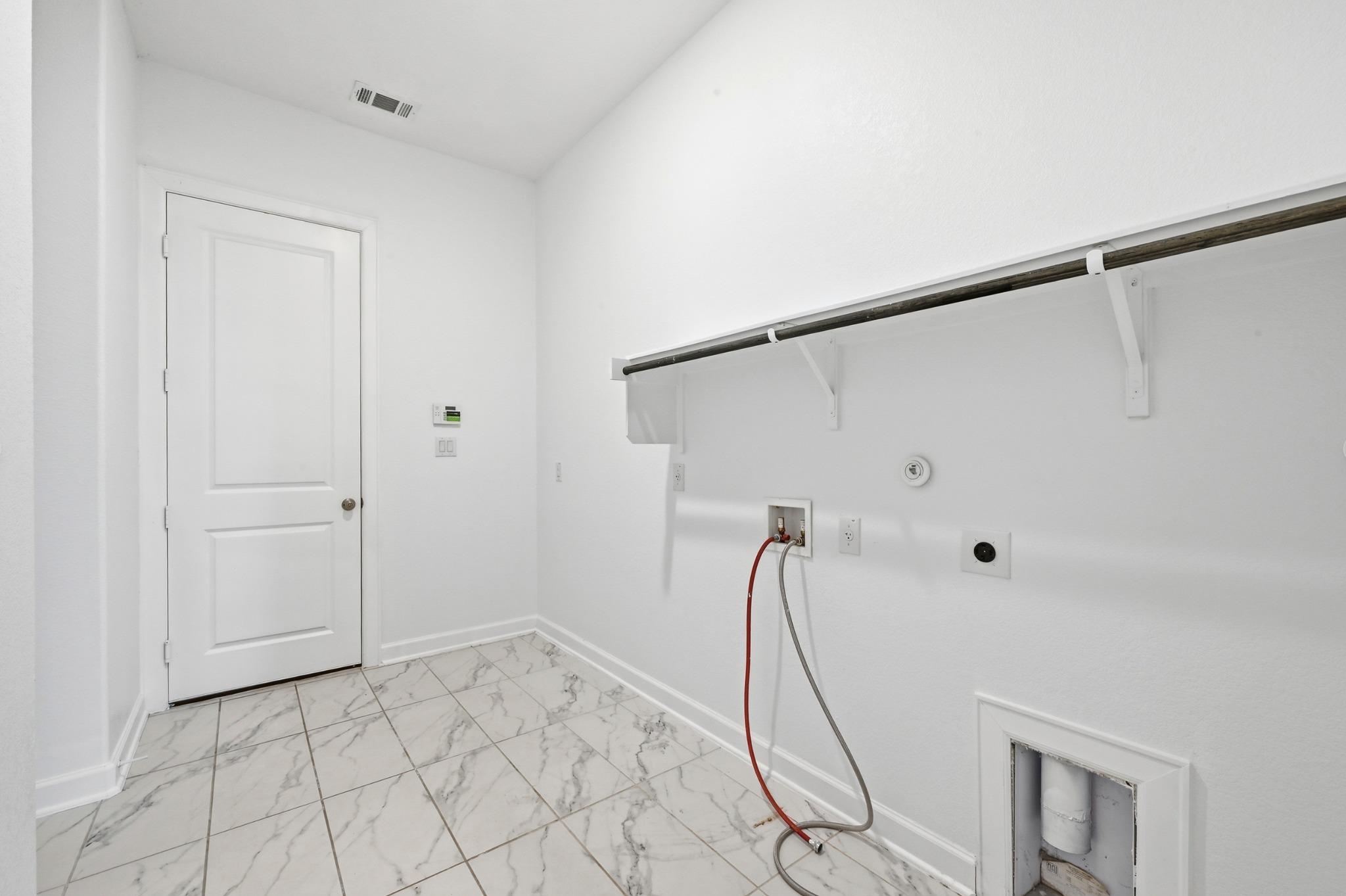 498 Gamble Dr, Buda, TX 78610