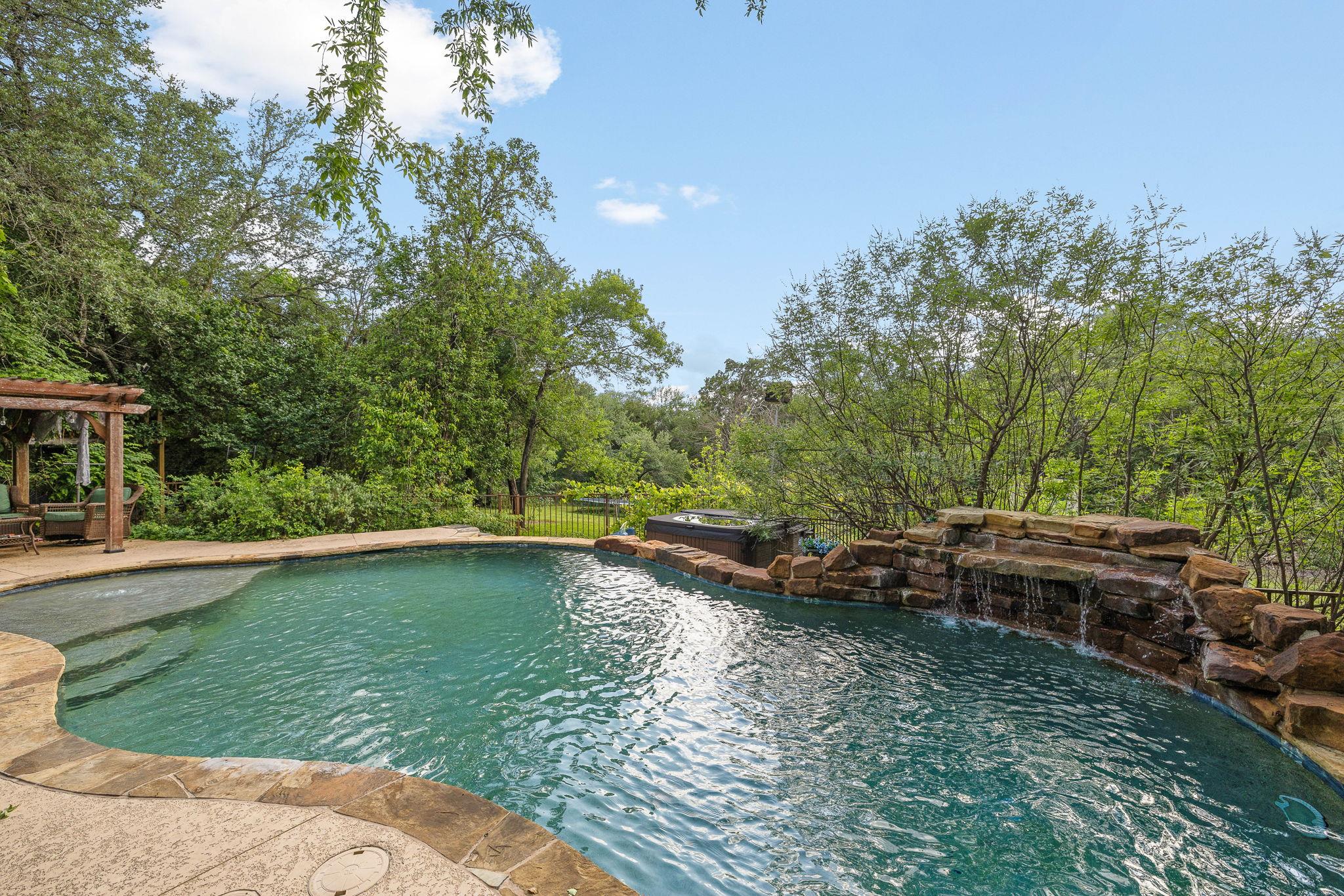 9 Shady Rock Ct, Round Rock, TX 78665
