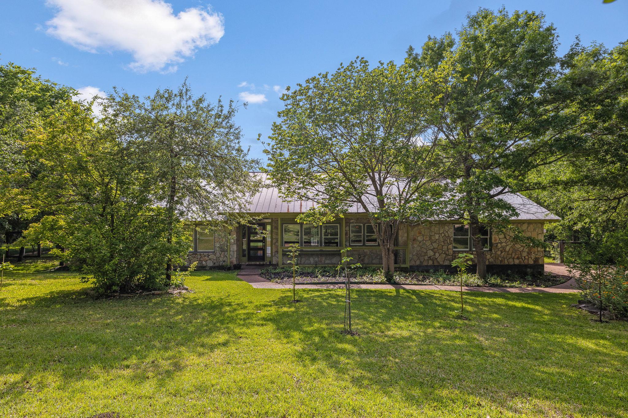 9 Shady Rock Ct, Round Rock, TX 78665