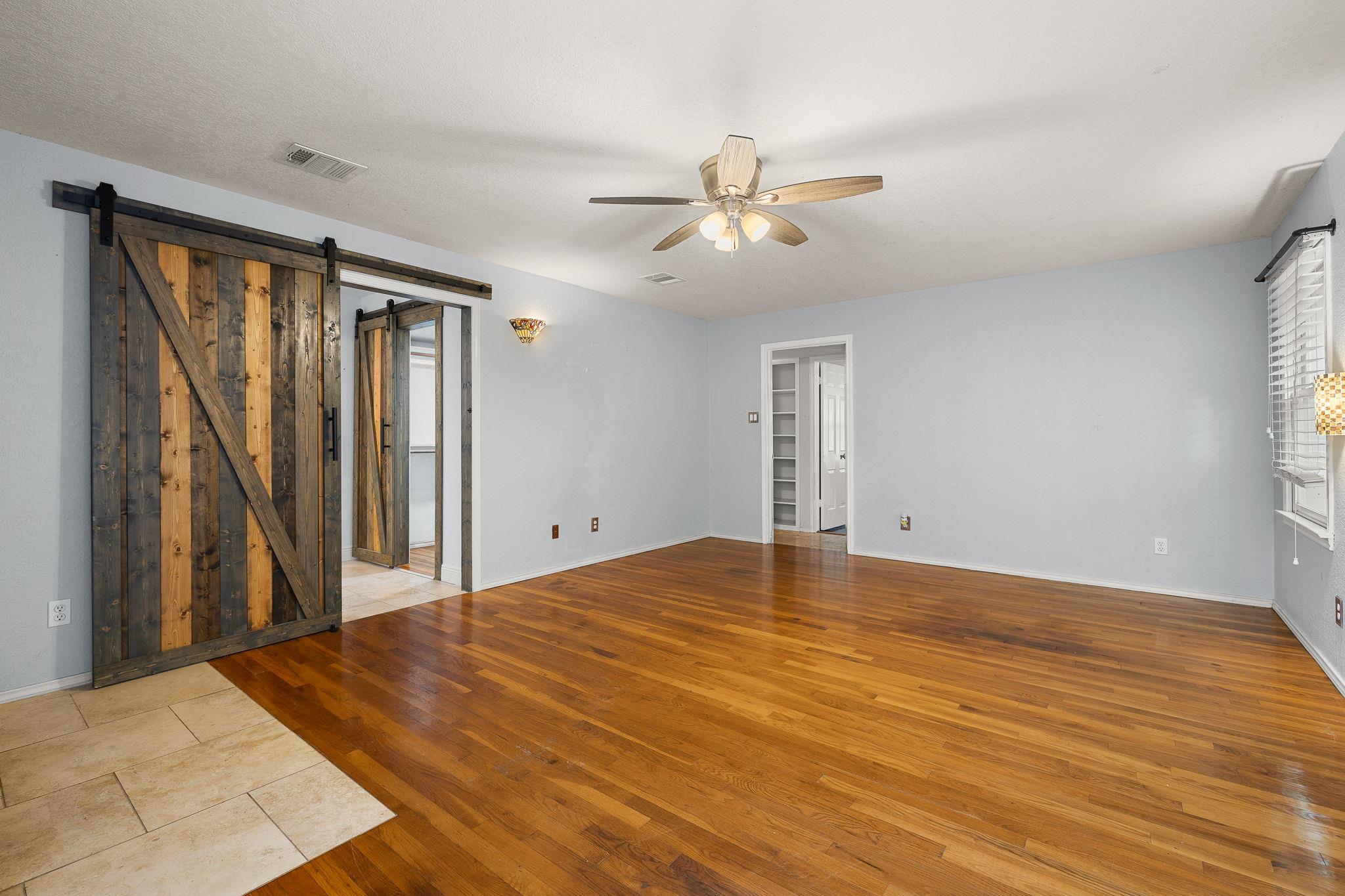 9 Shady Rock Ct, Round Rock, TX 78665