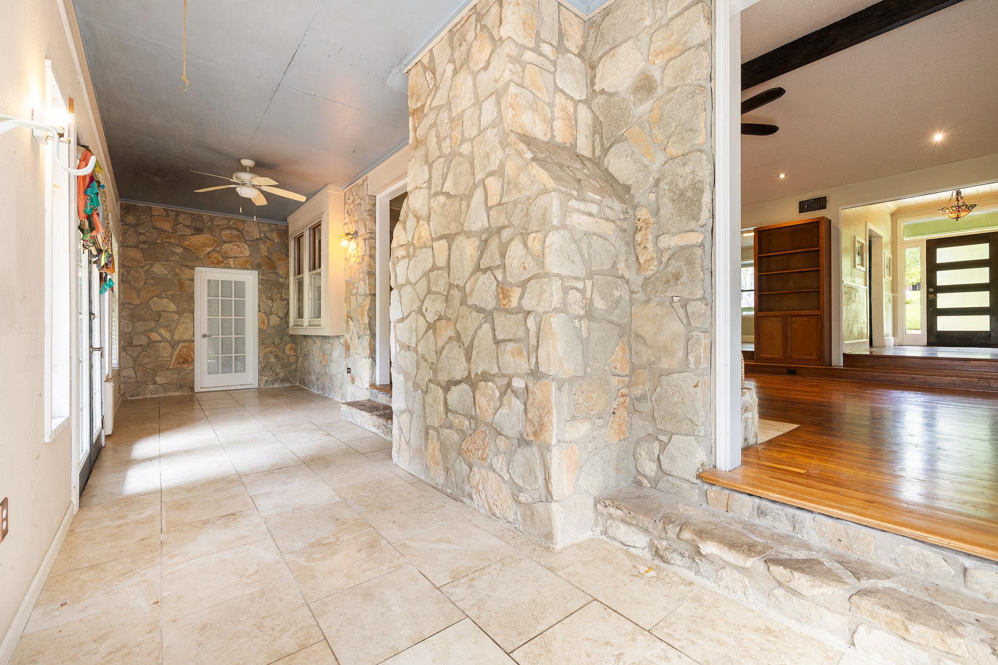 9 Shady Rock Ct, Round Rock, TX 78665