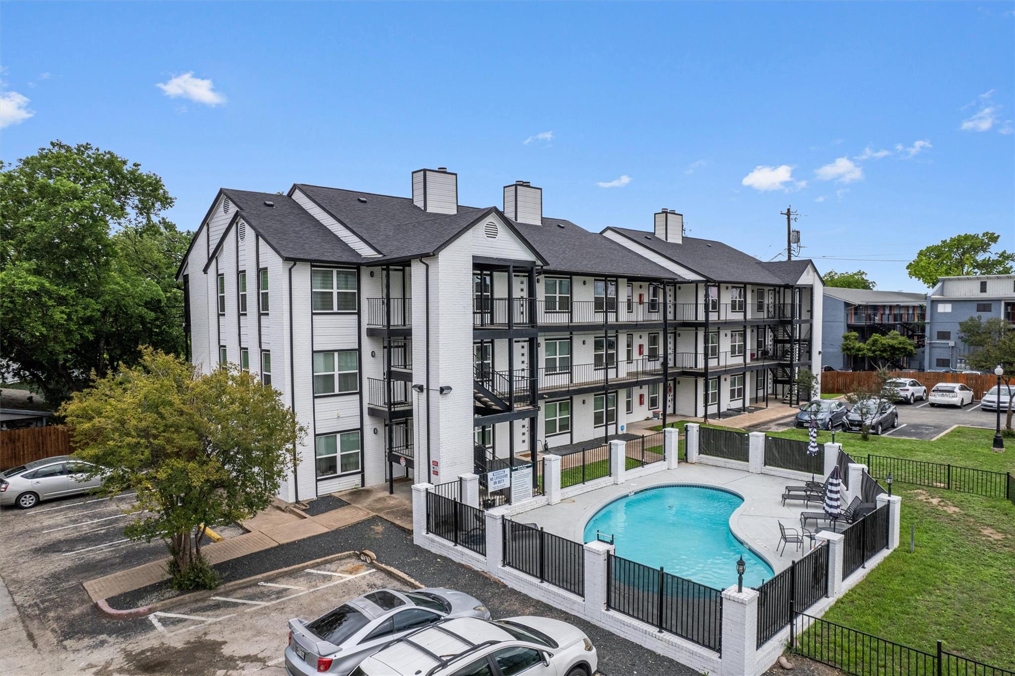 6409 Burns St # 304, Austin, TX 78752