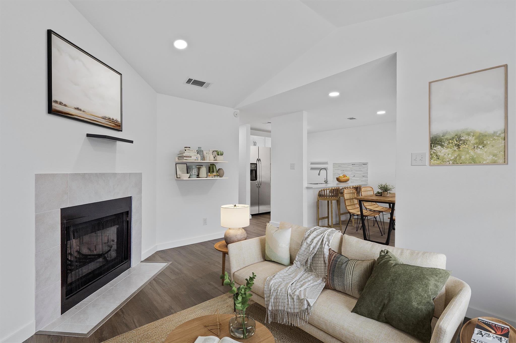 6409 Burns St # 304, Austin, TX 78752