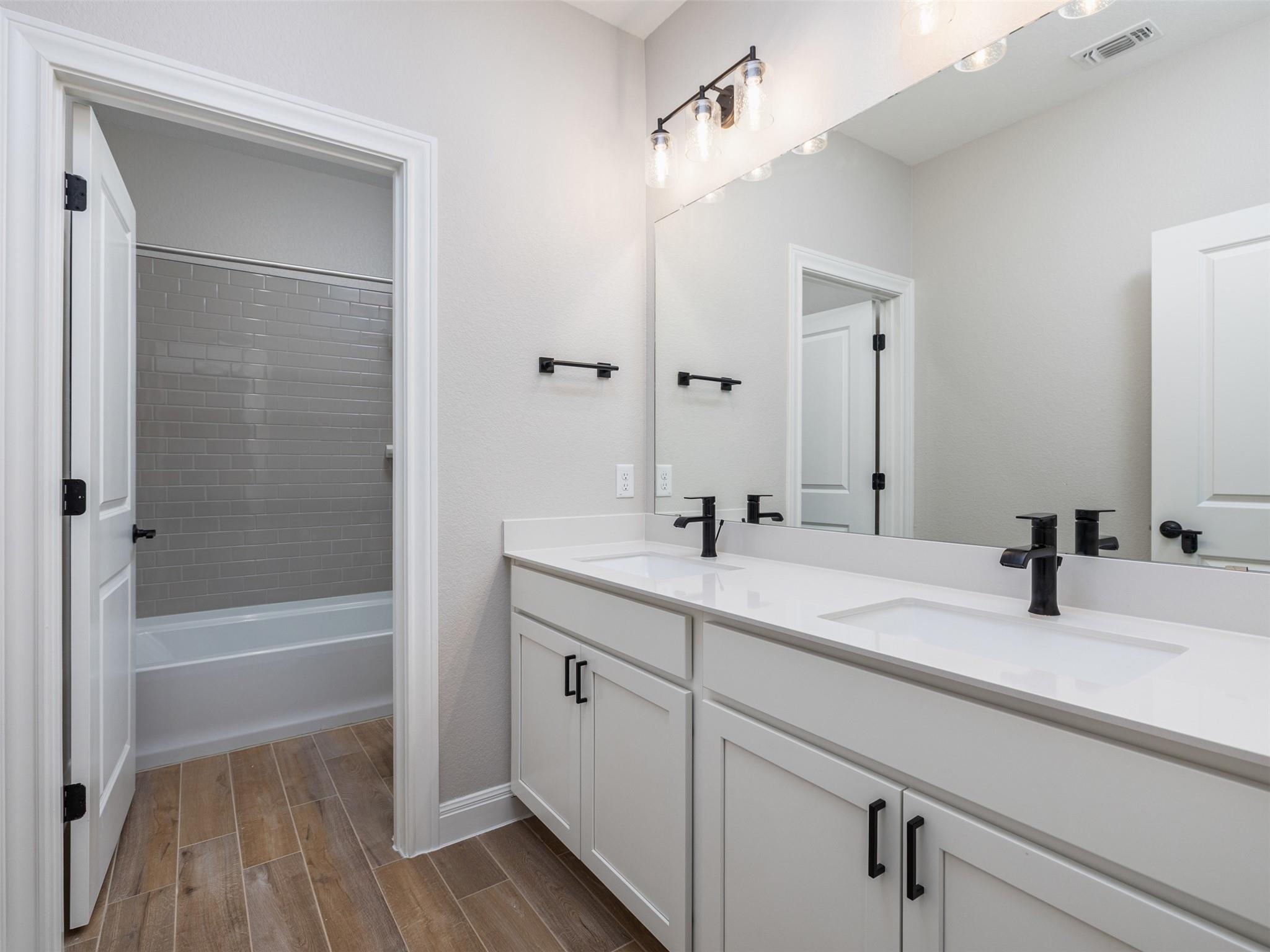 104 Keswick St, Liberty Hill, TX 78642