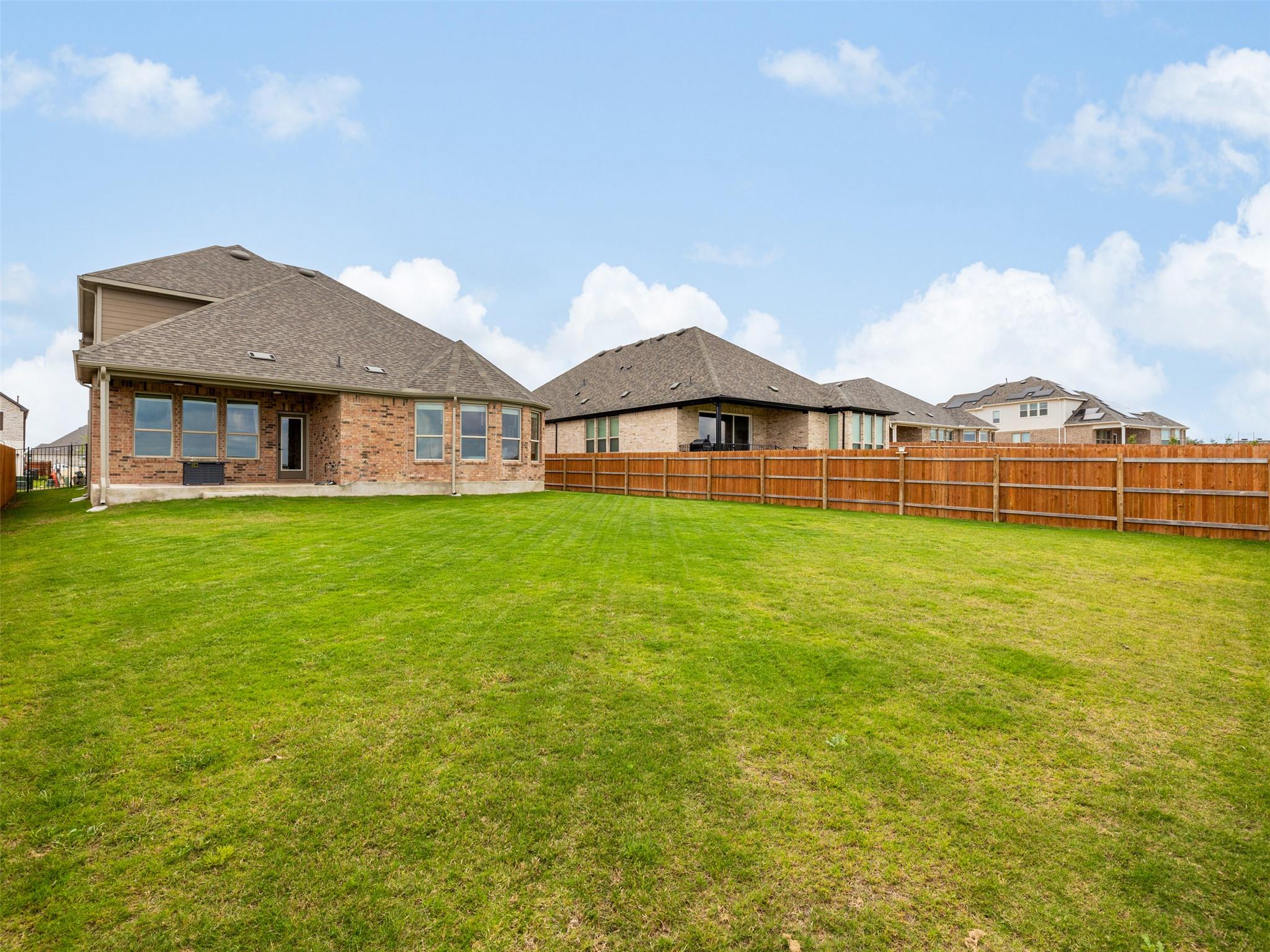 104 Keswick St, Liberty Hill, TX 78642