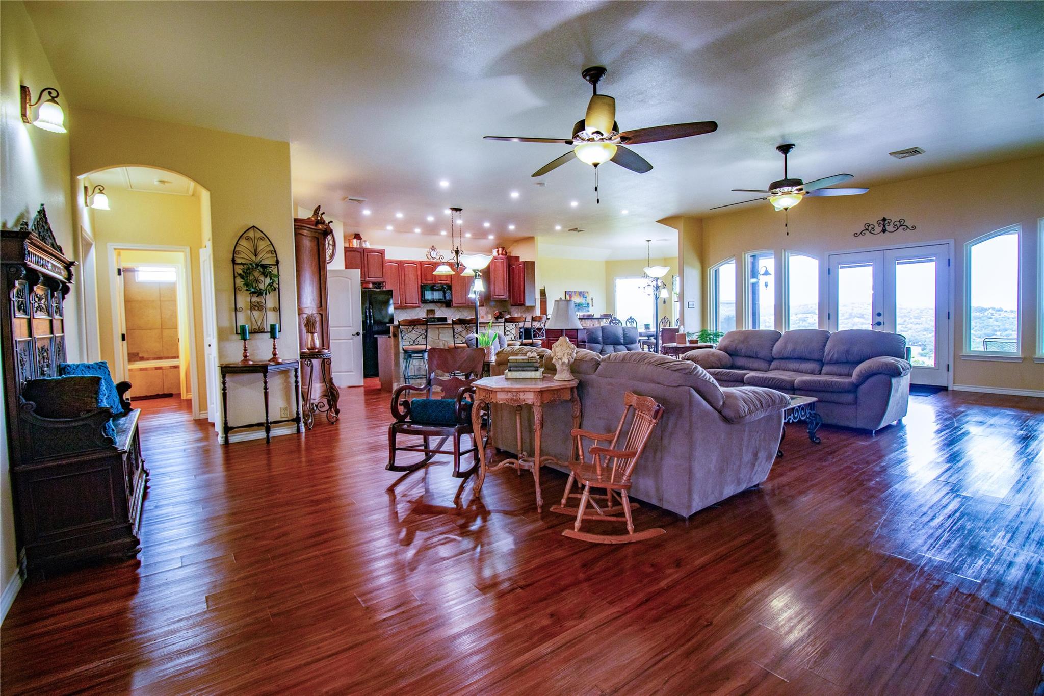 1063 Sanctuary Ln, Blanco, TX 78606