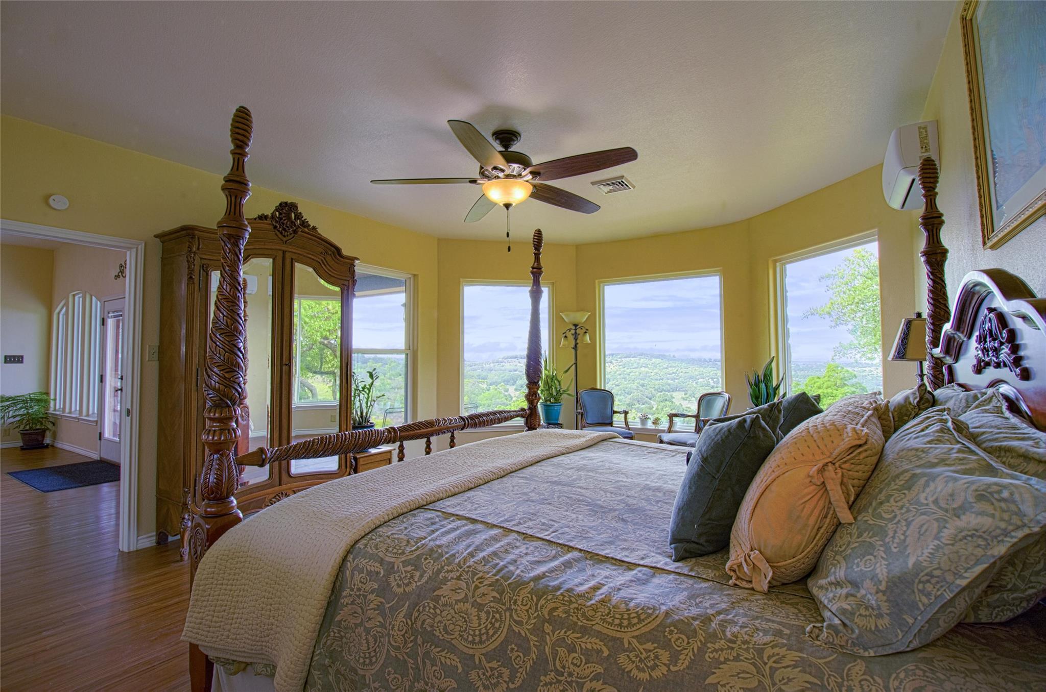 1063 Sanctuary Ln, Blanco, TX 78606