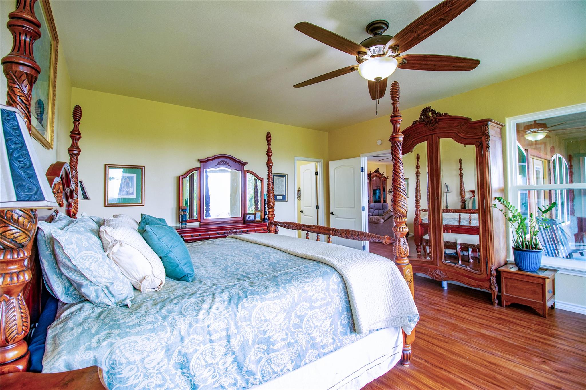 1063 Sanctuary Ln, Blanco, TX 78606