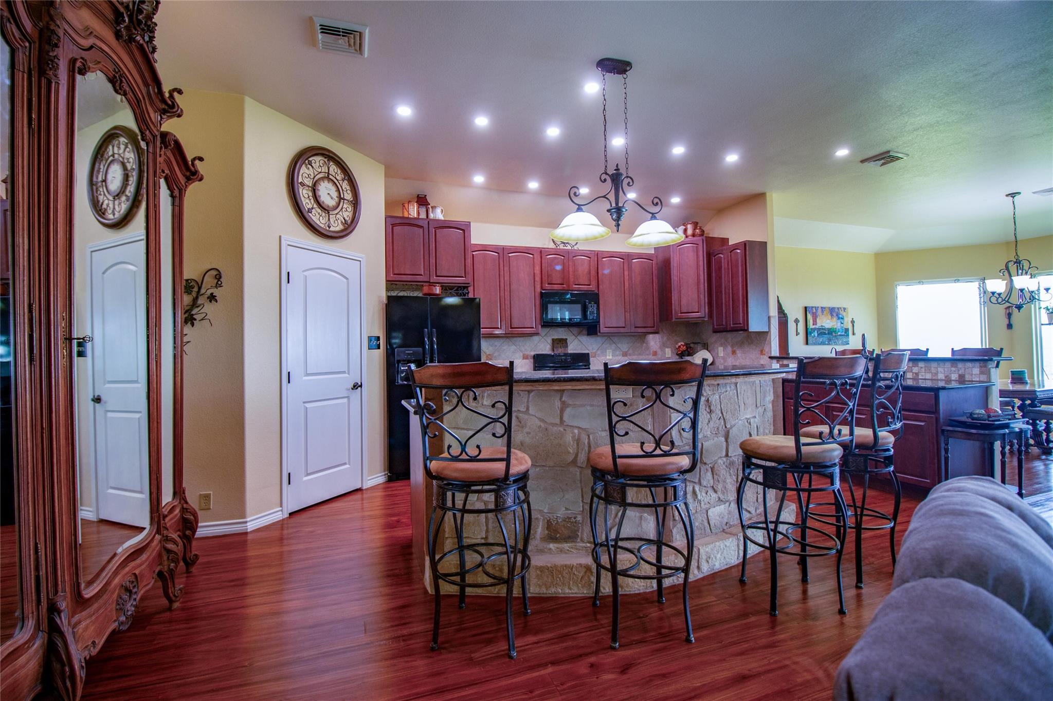 1063 Sanctuary Ln, Blanco, TX 78606