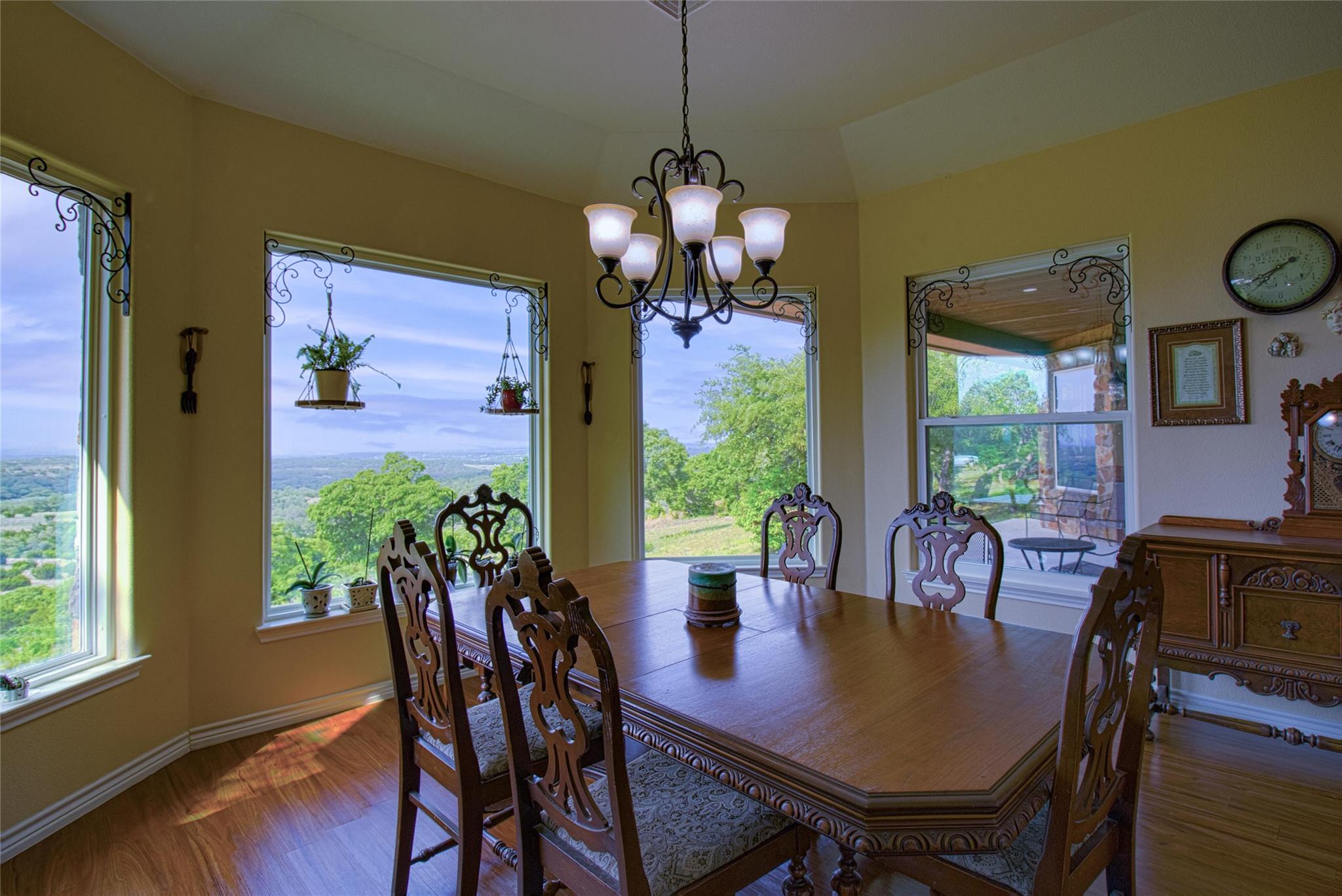 1063 Sanctuary Ln, Blanco, TX 78606