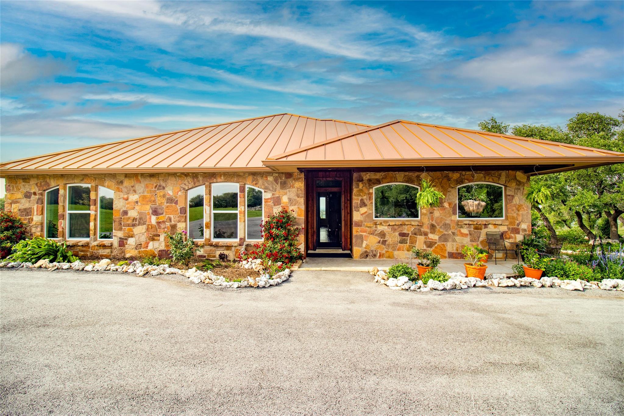 1063 Sanctuary Ln, Blanco, TX 78606