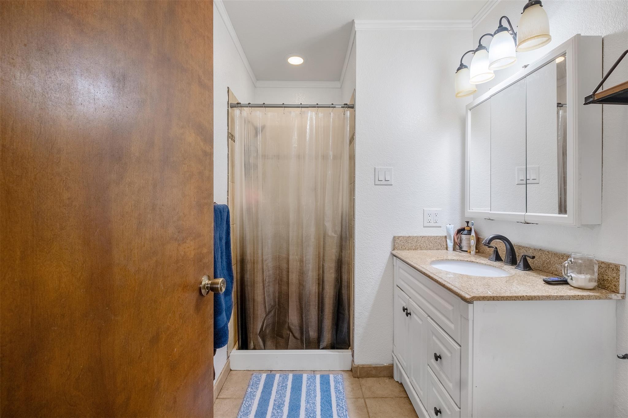 504 Marburger St, Smithville, TX 78957