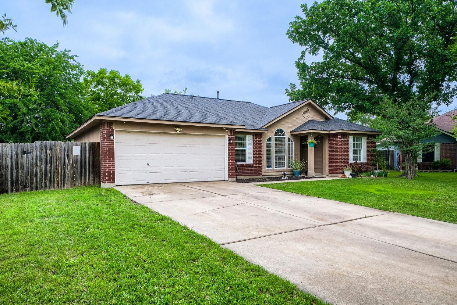 222 Quail Cir, Hutto, TX 78634