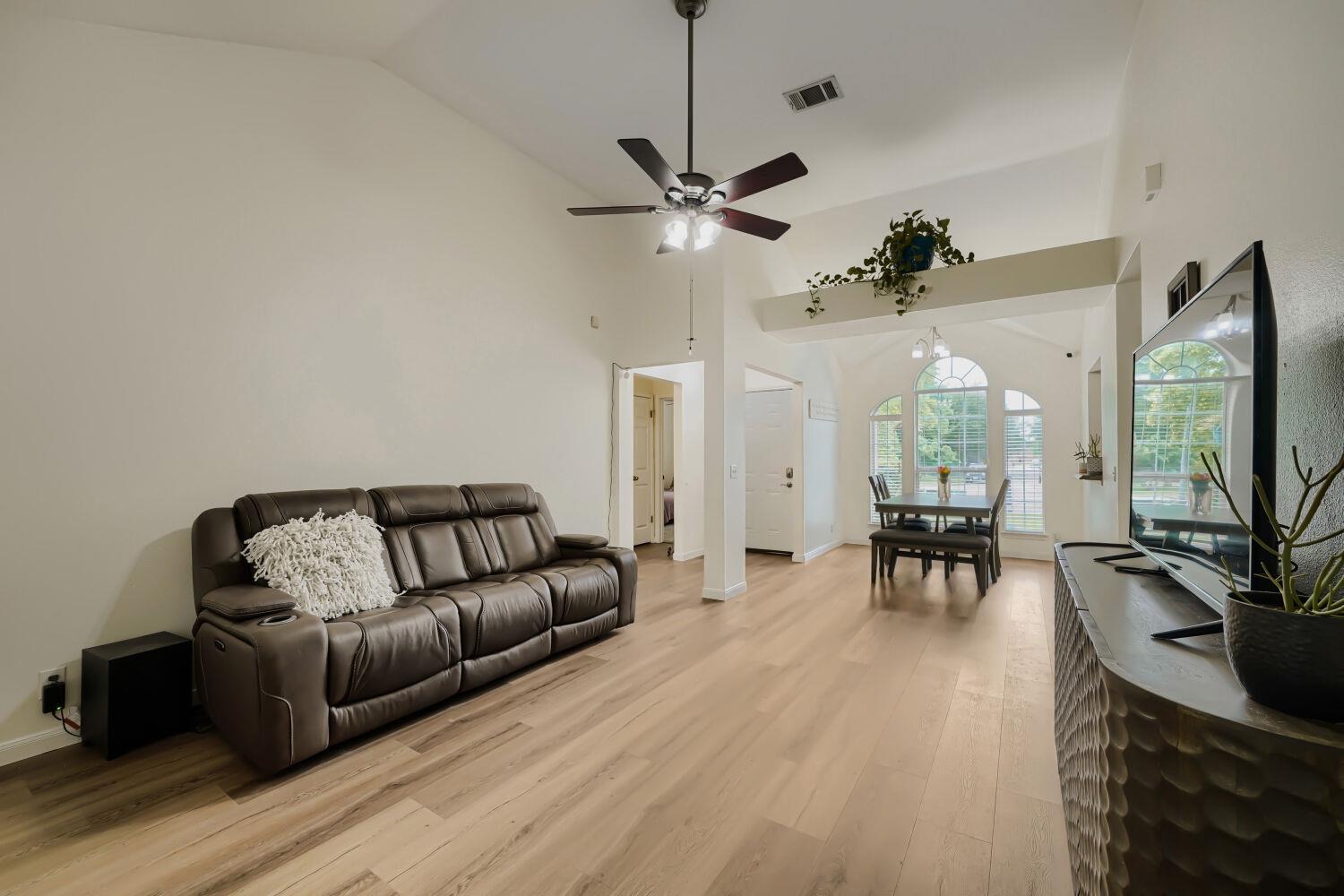 222 Quail Cir, Hutto, TX 78634