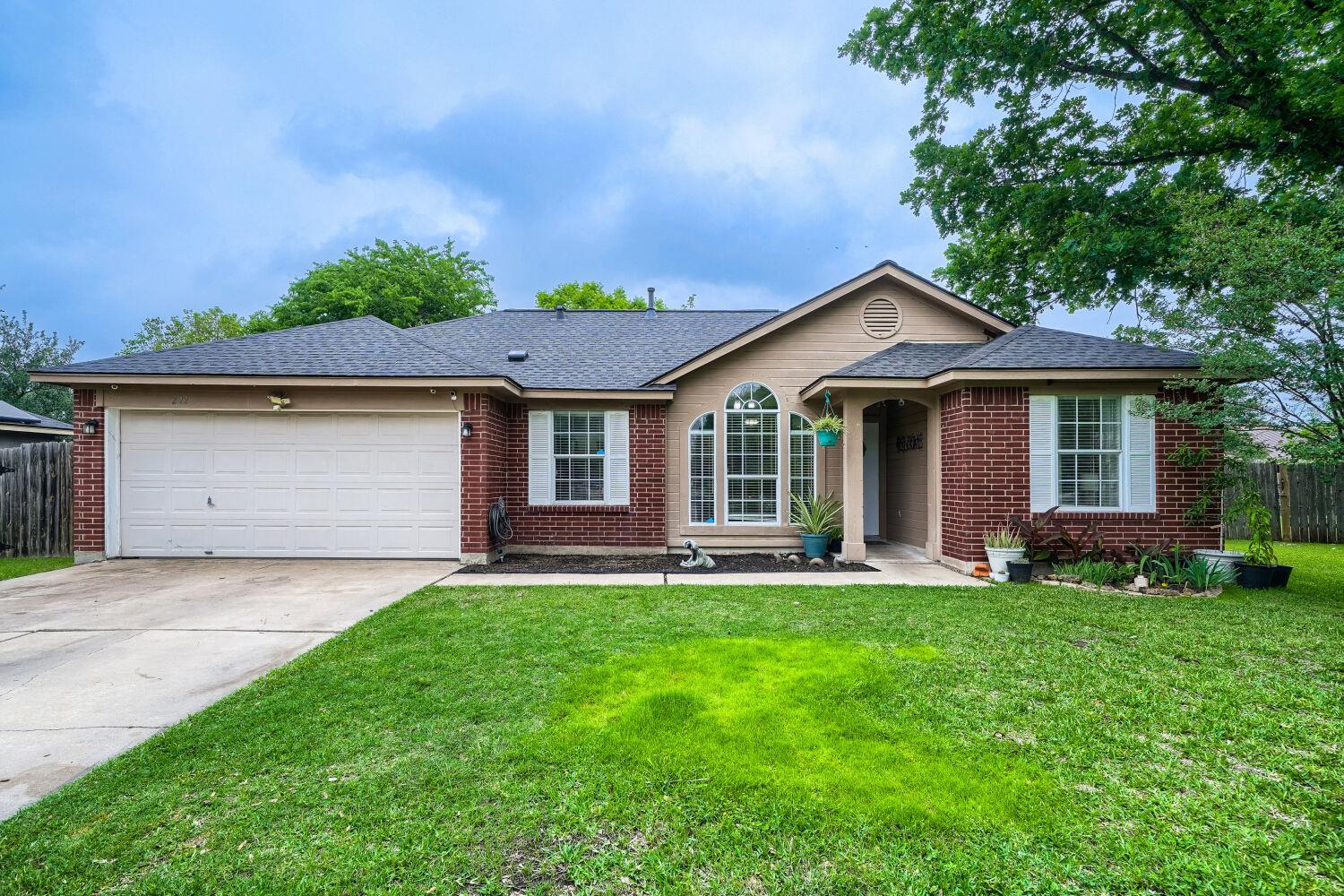 222 Quail Cir, Hutto, TX 78634