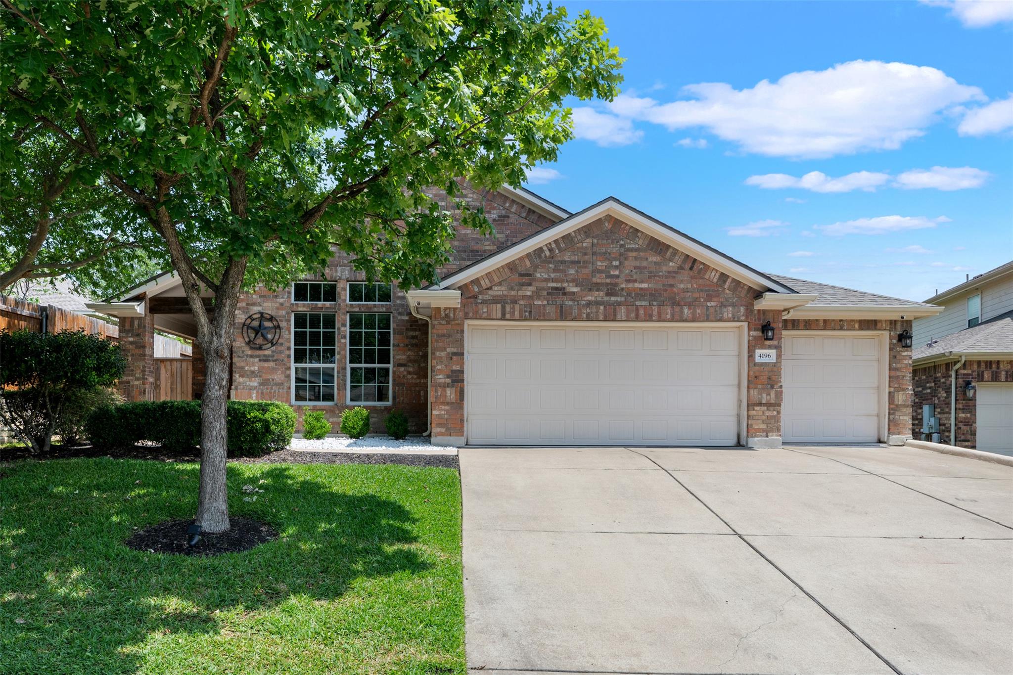 4196 Woodhaven Trl, Round Rock, TX 78665