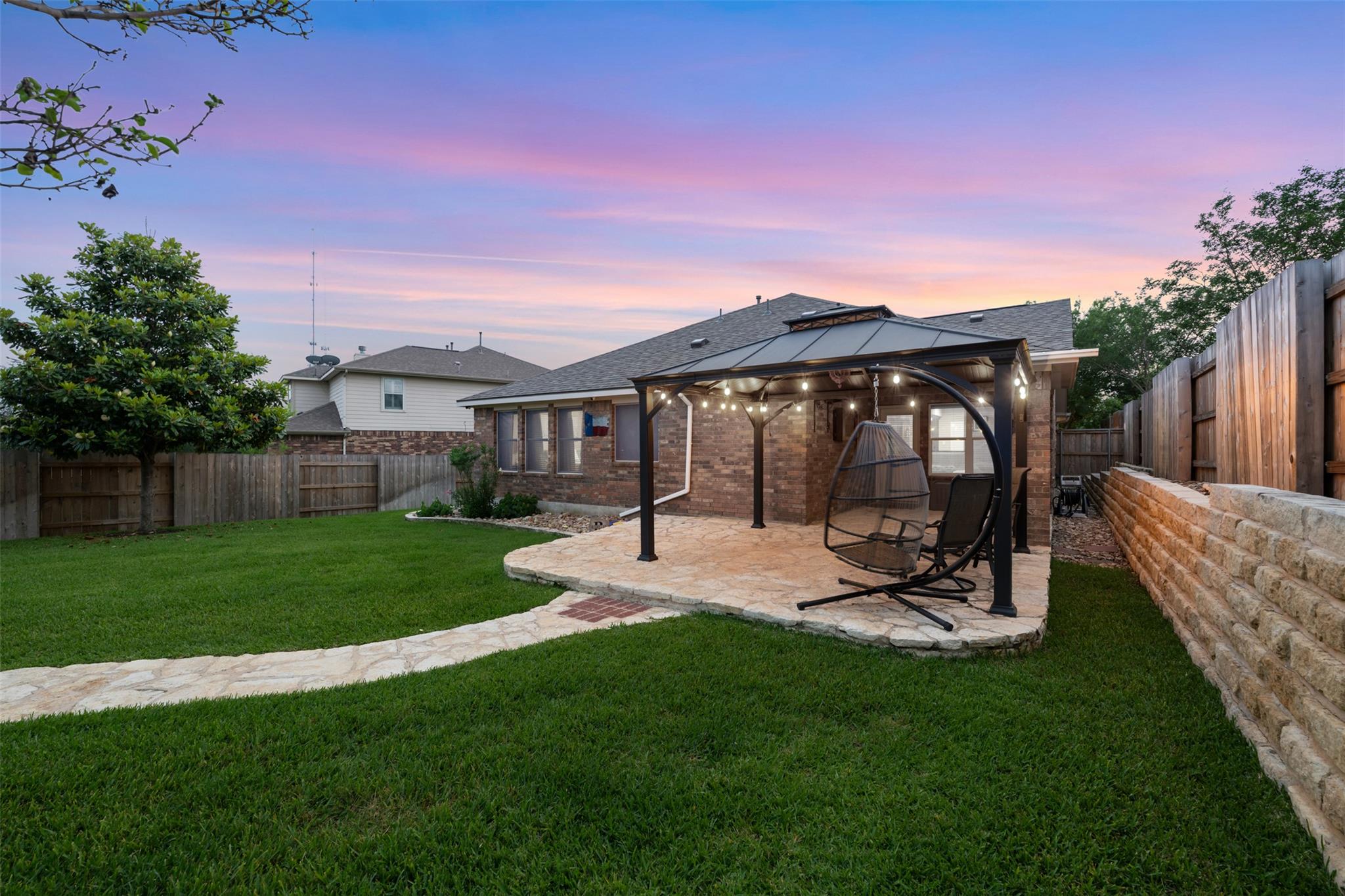 4196 Woodhaven Trl, Round Rock, TX 78665
