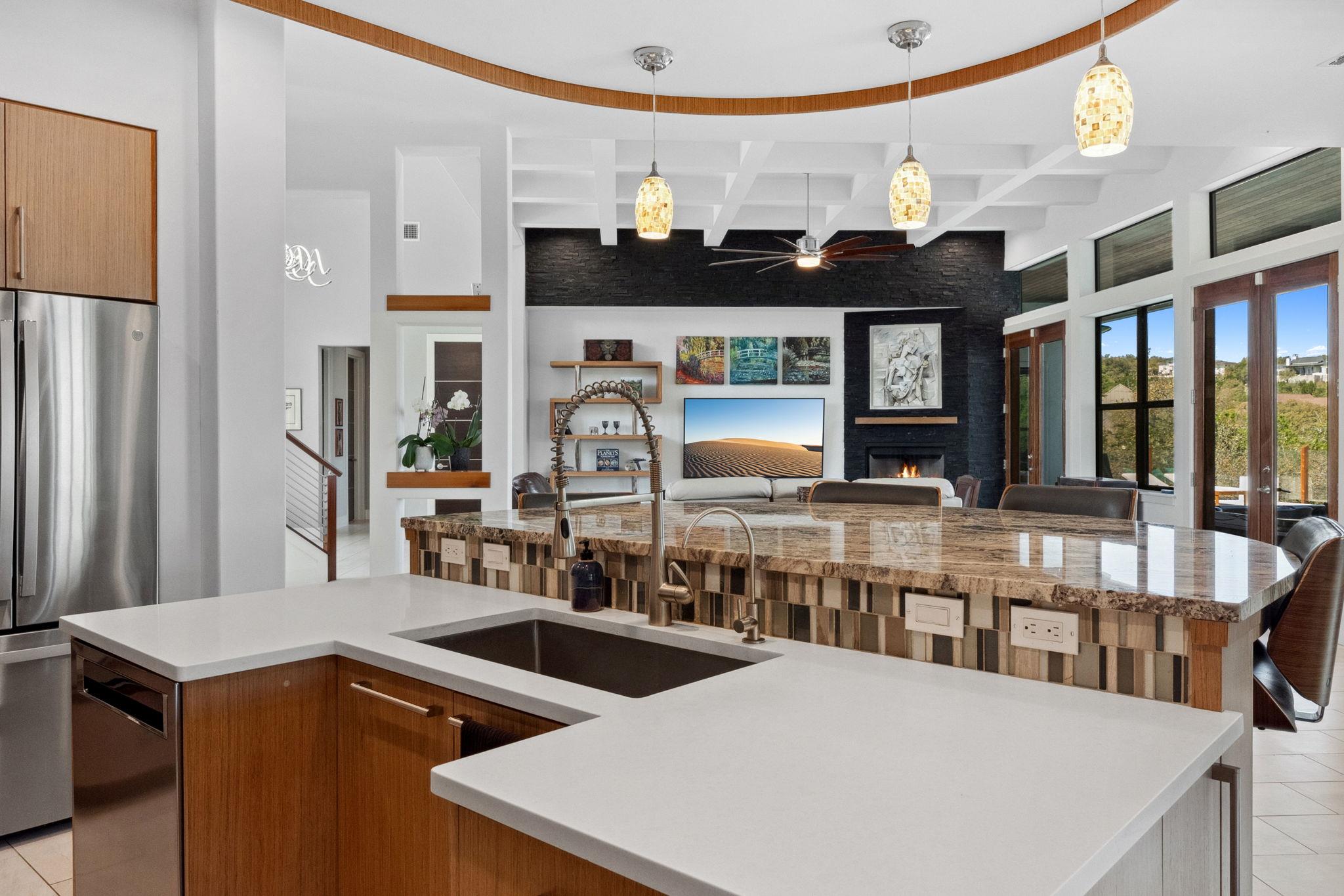 4800 Hidden Creek Ln, Spicewood, TX 78669