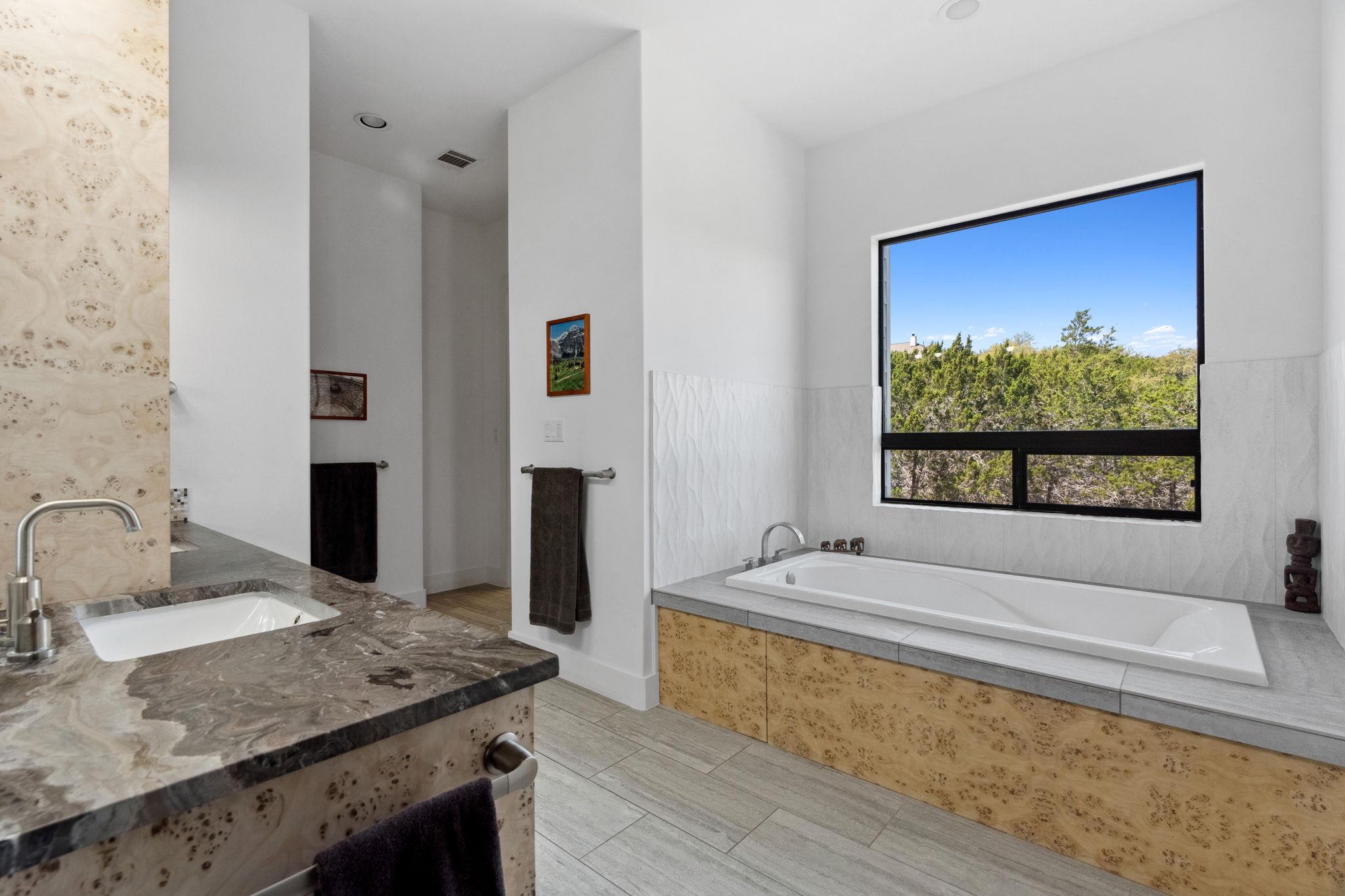 4800 Hidden Creek Ln, Spicewood, TX 78669