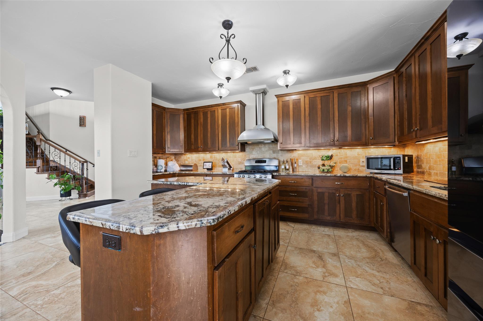 134 River Forest Dr, Bastrop, TX 78602