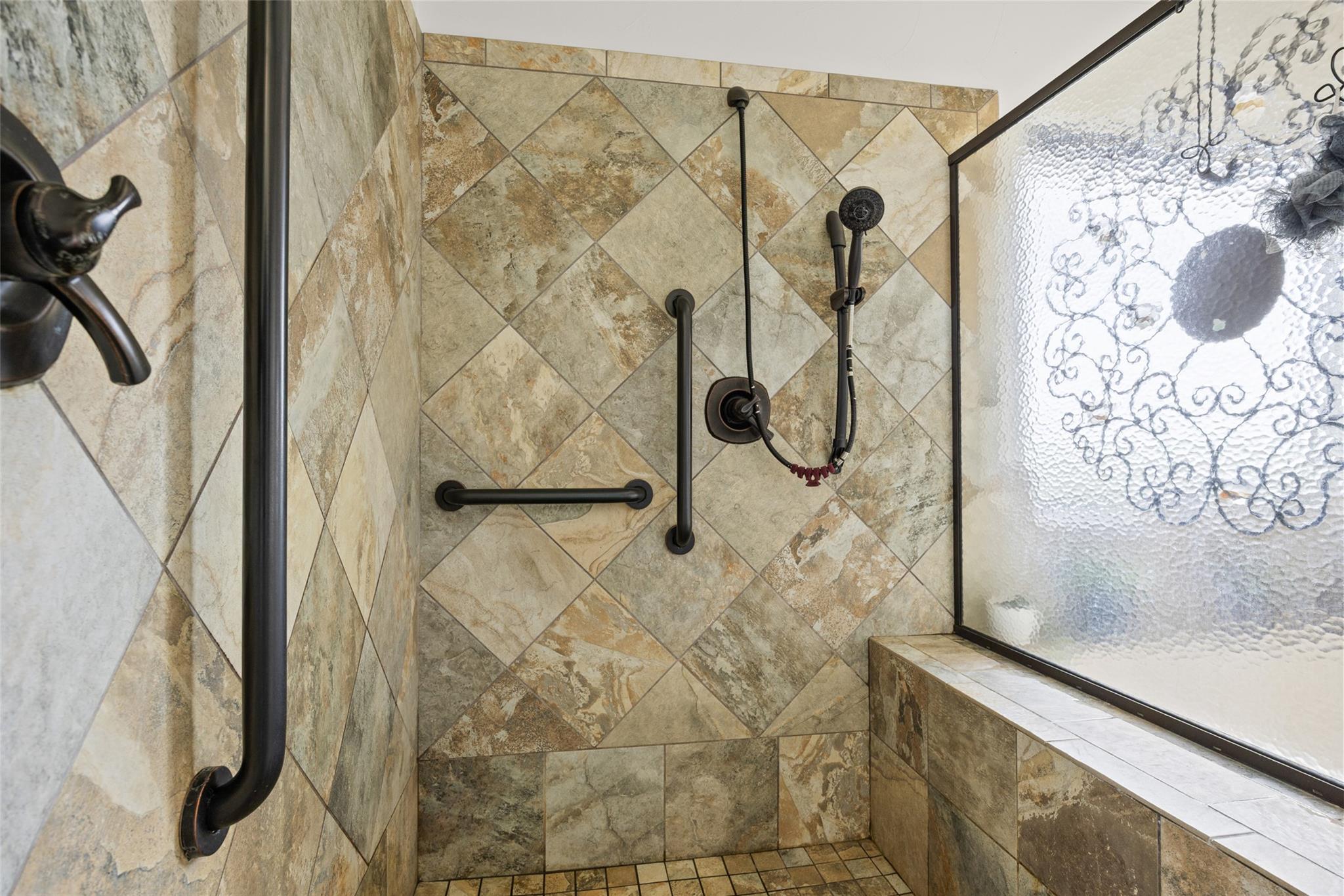 134 River Forest Dr, Bastrop, TX 78602