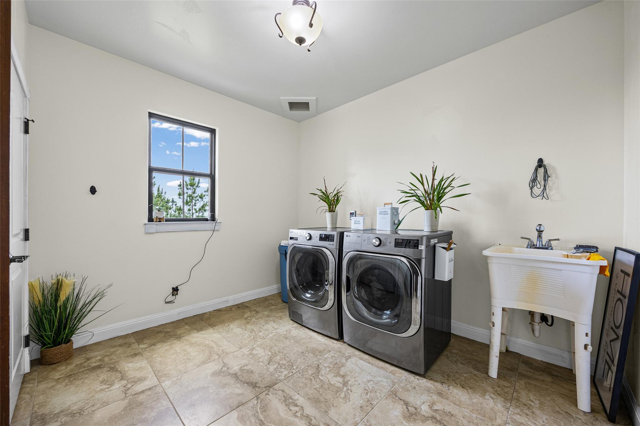 134 River Forest Dr, Bastrop, TX 78602