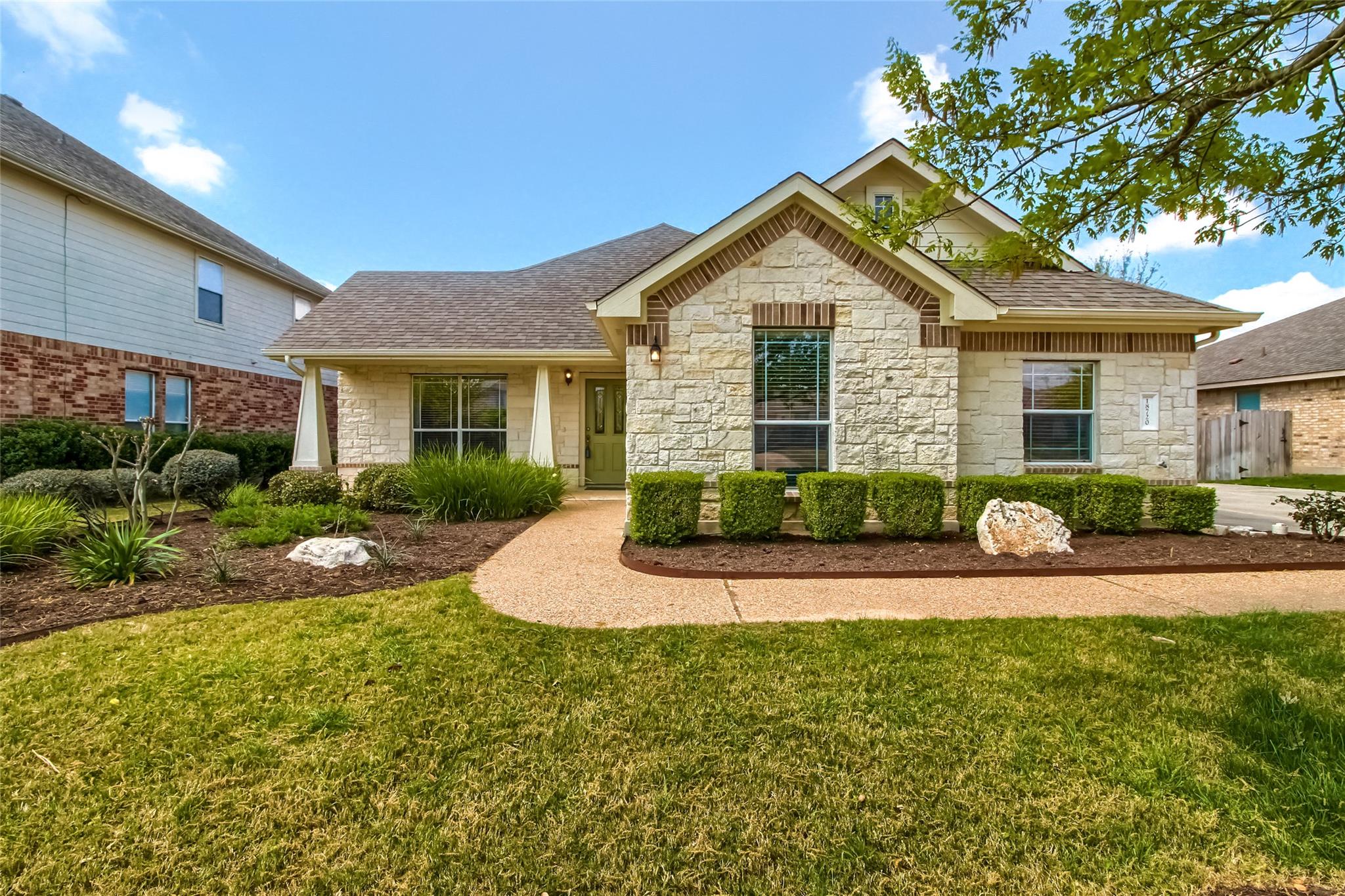 18720 Royal Pointe Dr, Pflugerville, TX 78660