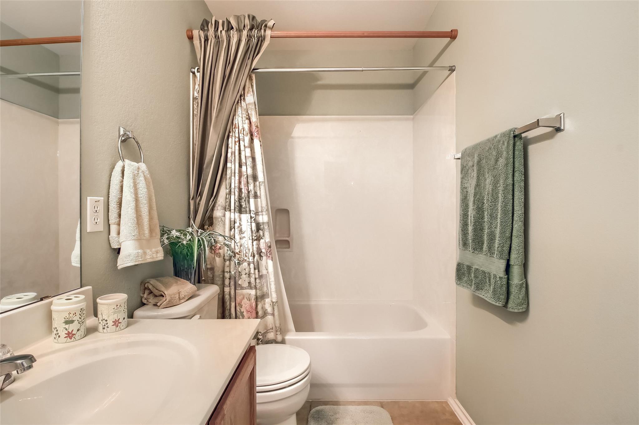 18720 Royal Pointe Dr, Pflugerville, TX 78660