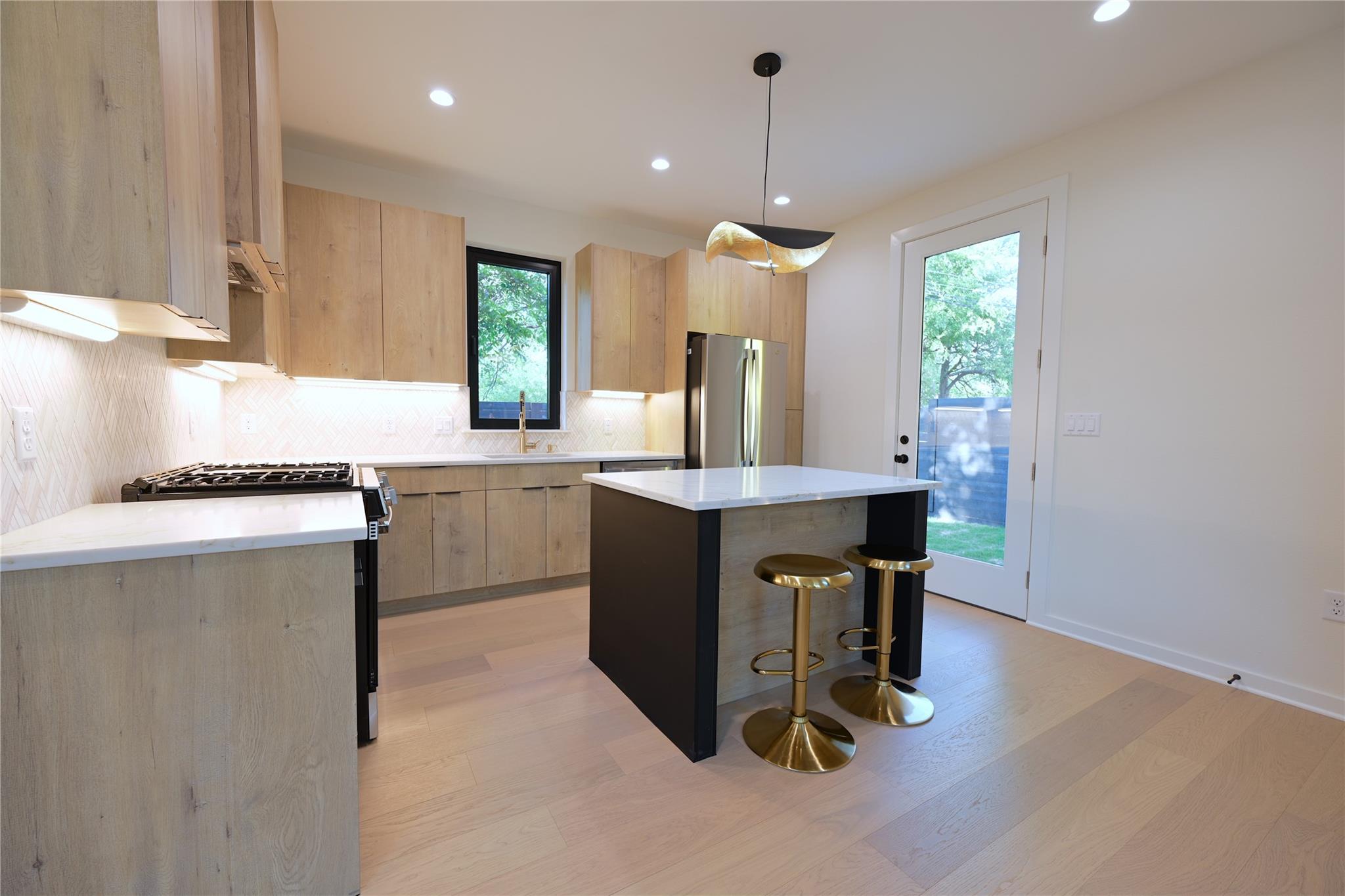 4410 Glomar Ave # 2, Austin, TX 78721