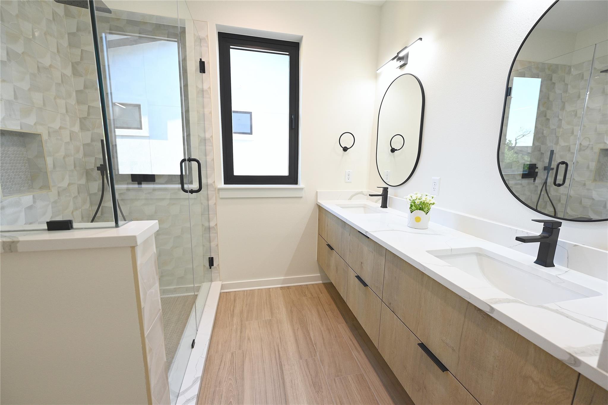 4410 Glomar Ave # 2, Austin, TX 78721