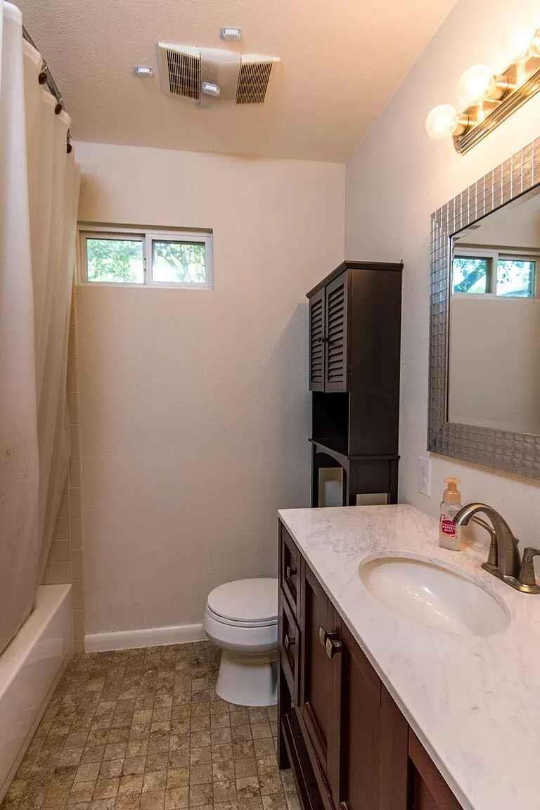 1207 FIELDCREST Dr, Austin, TX 78704