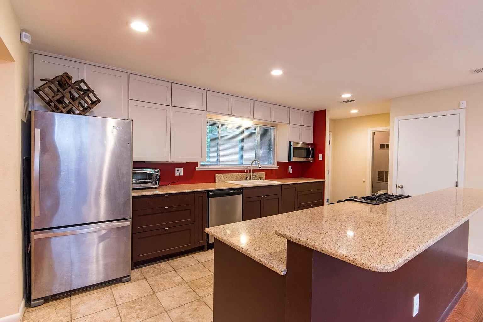 1207 FIELDCREST Dr, Austin, TX 78704