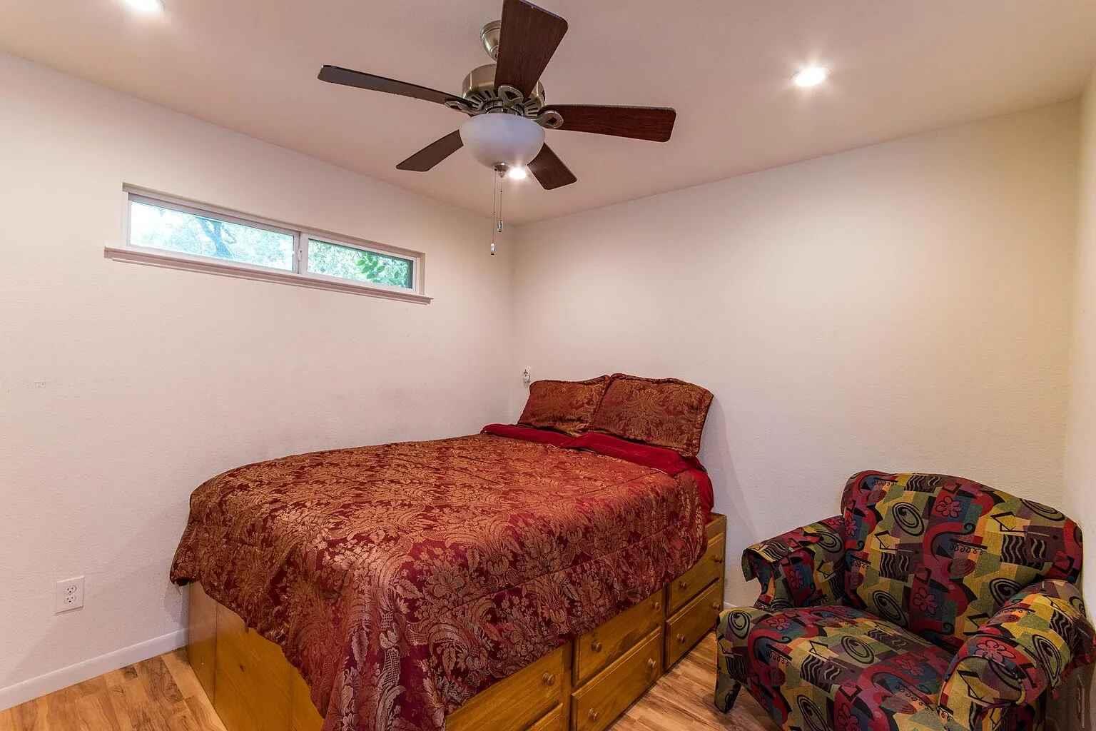 1207 FIELDCREST Dr, Austin, TX 78704